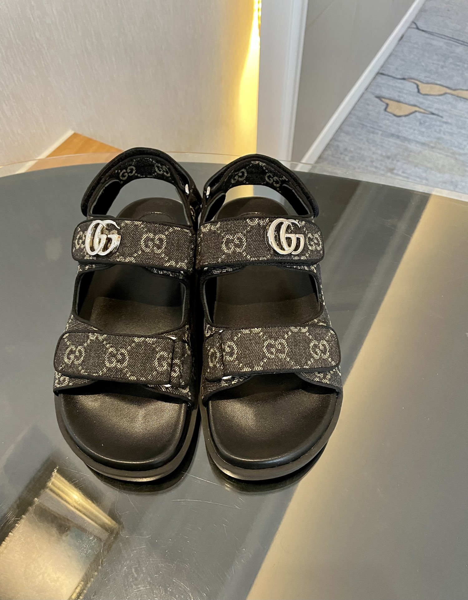 GUCCI SANDALS
