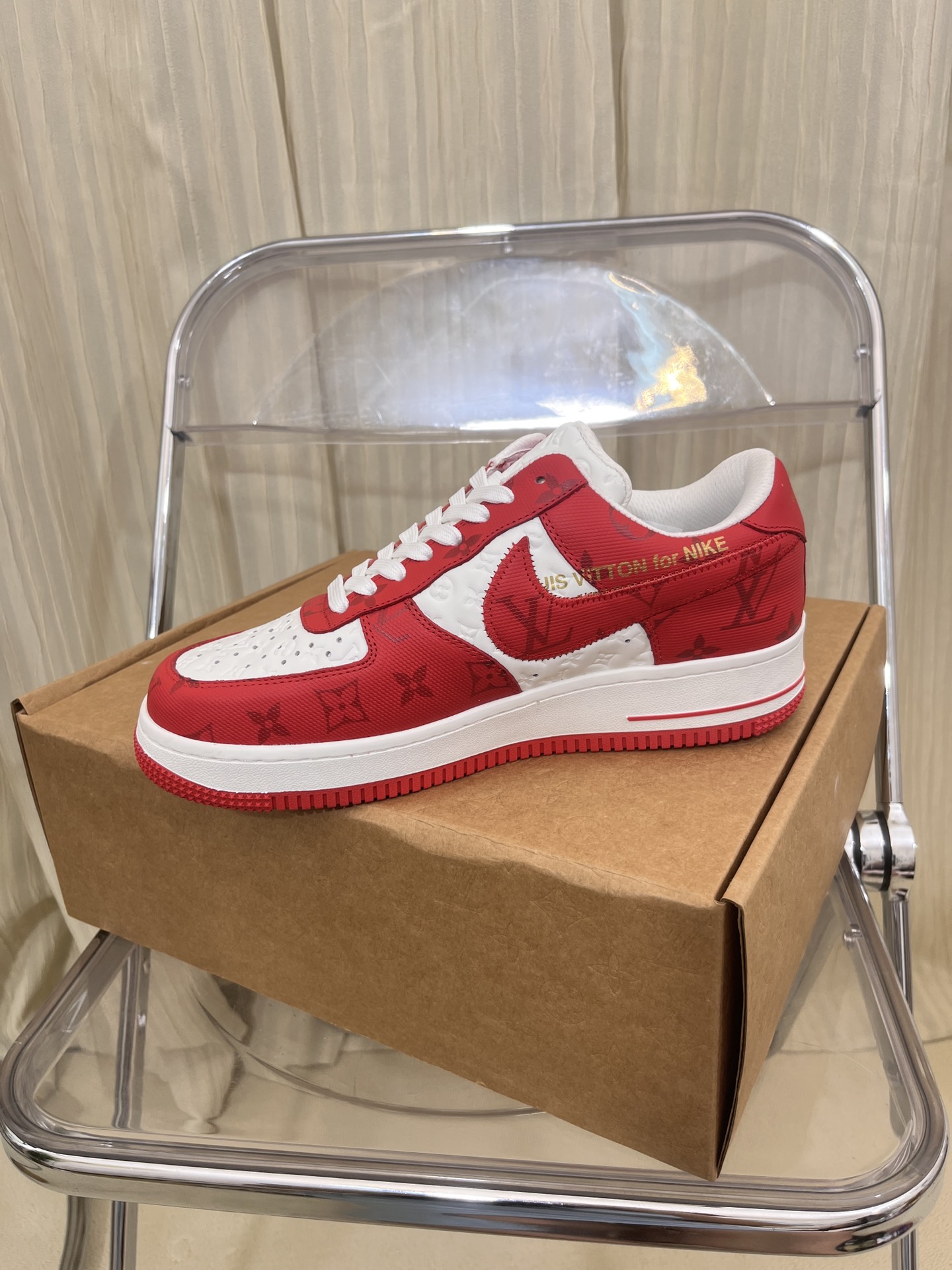 LOUIS VUITTON SNEAKERS