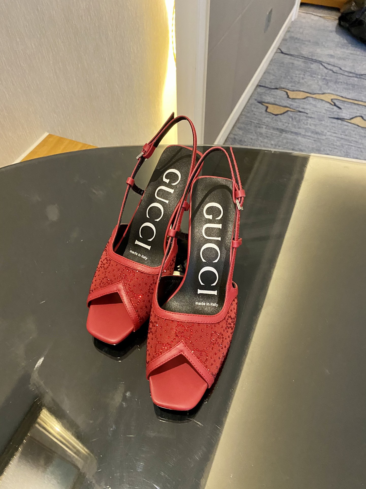 GUCCI SANDALS