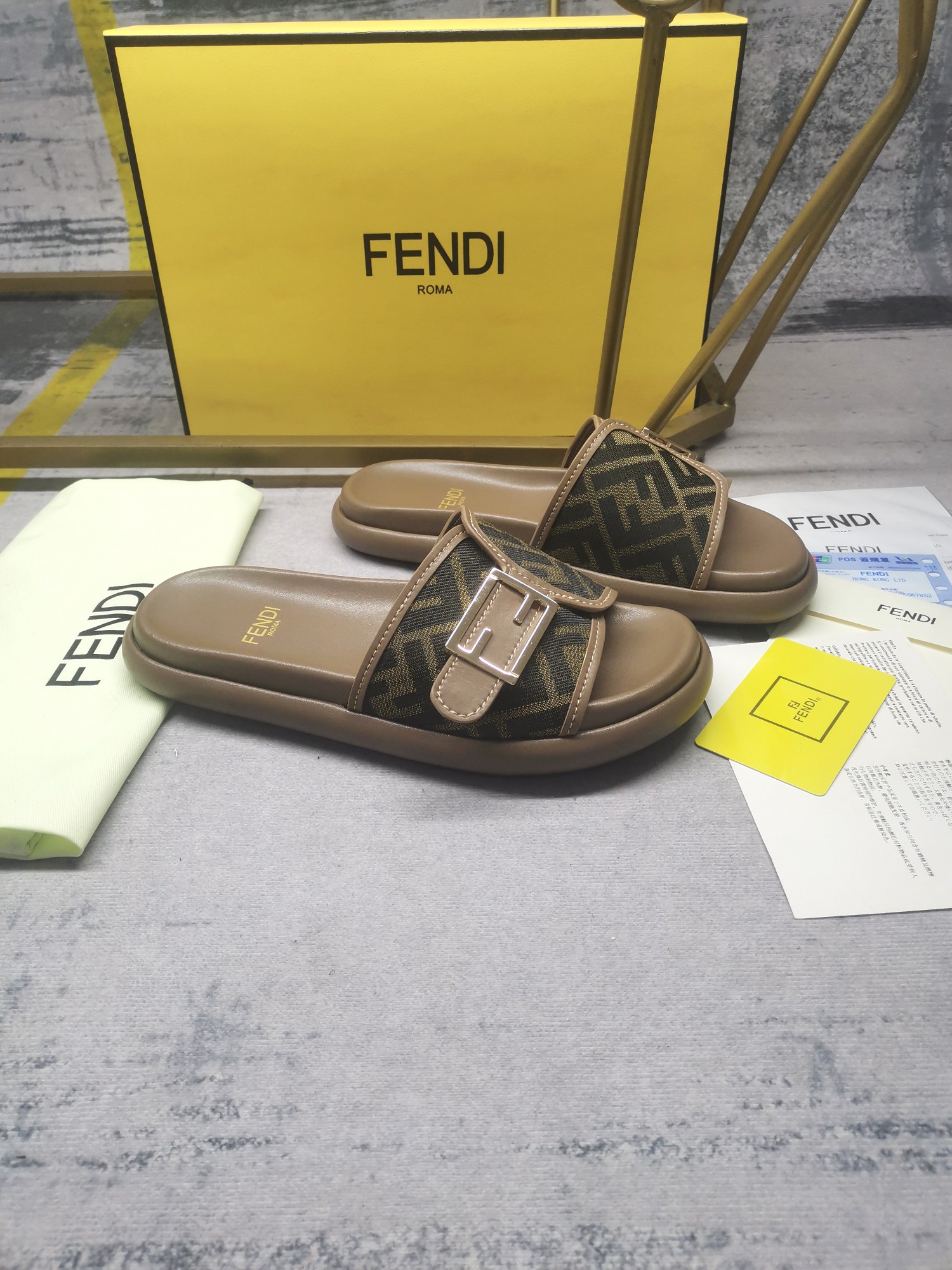 FENDI SLIDES