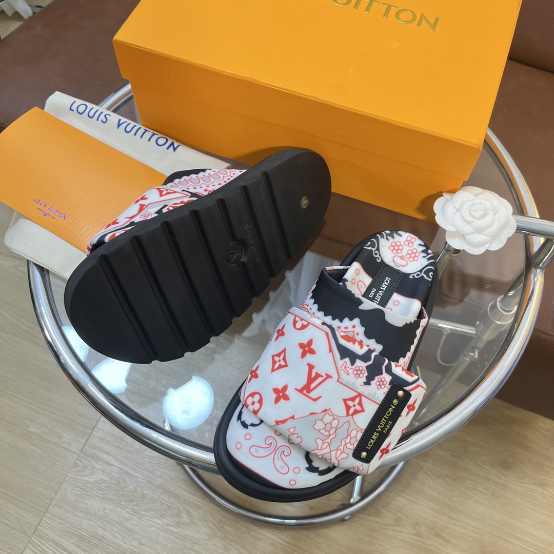 LOUIS VUITTON SLIDES