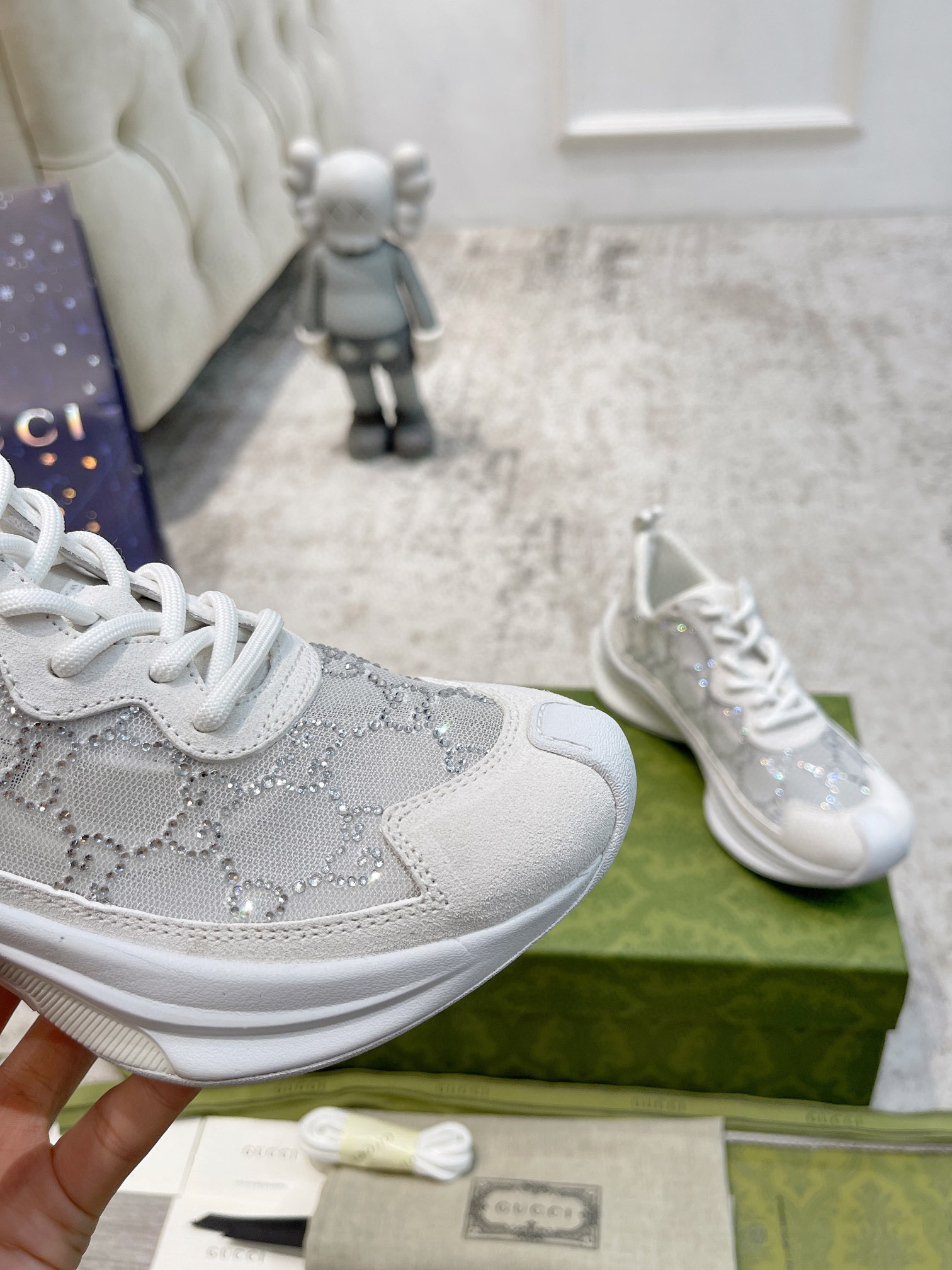 WOMEN'S GUCCI RUN SNEAKER