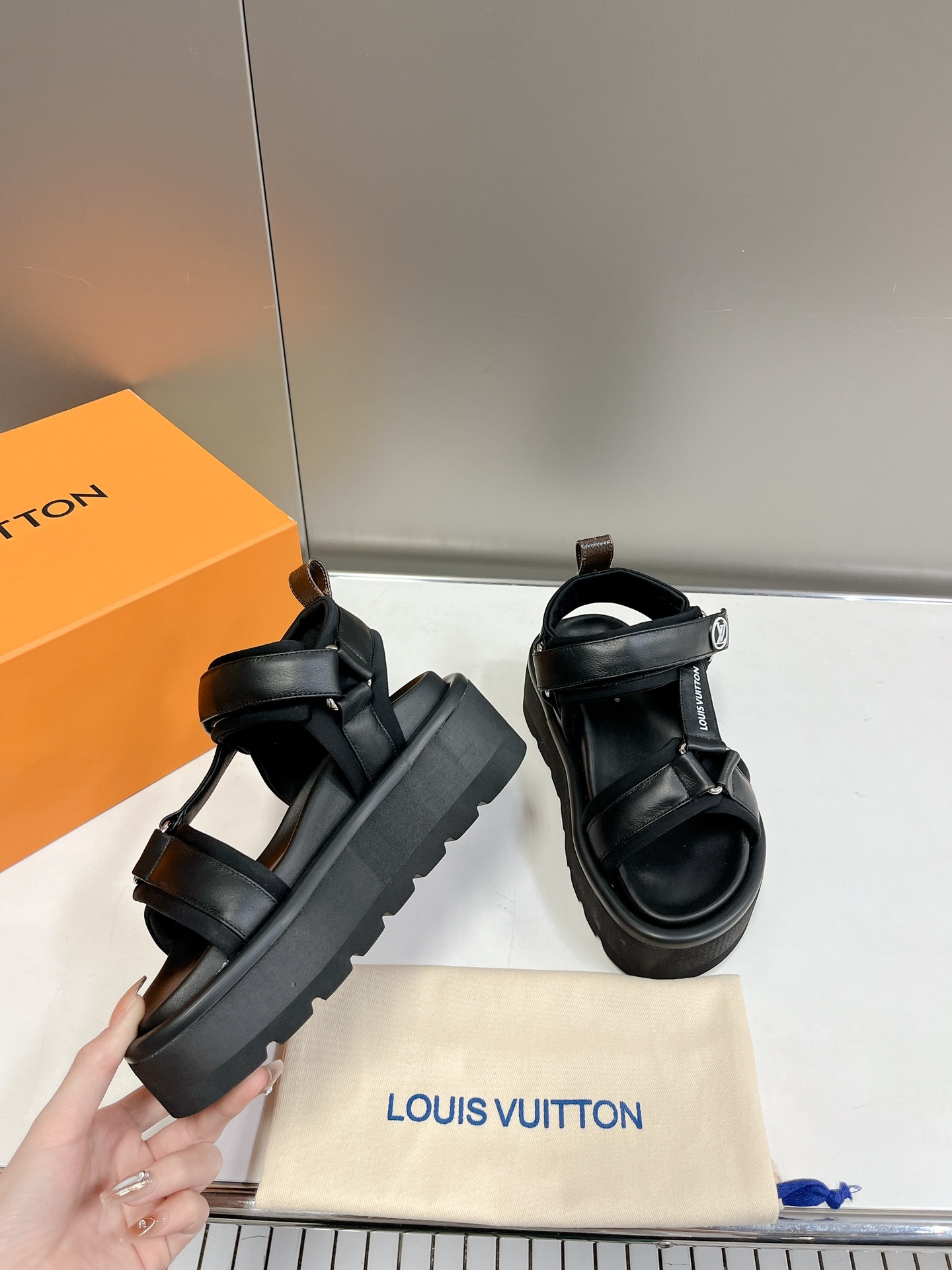 LOUIS VUITTON SANDALS
