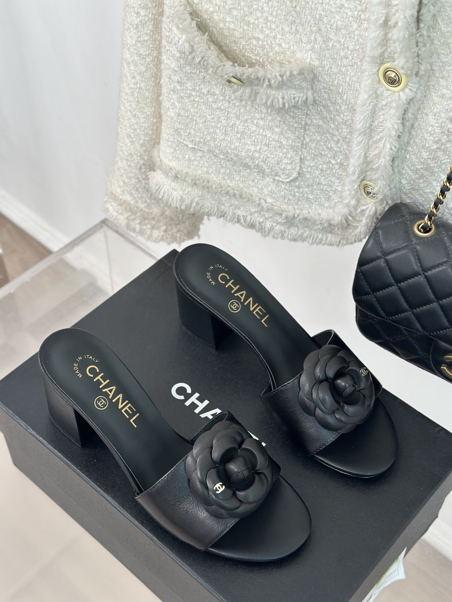 CHANEL SLIDES