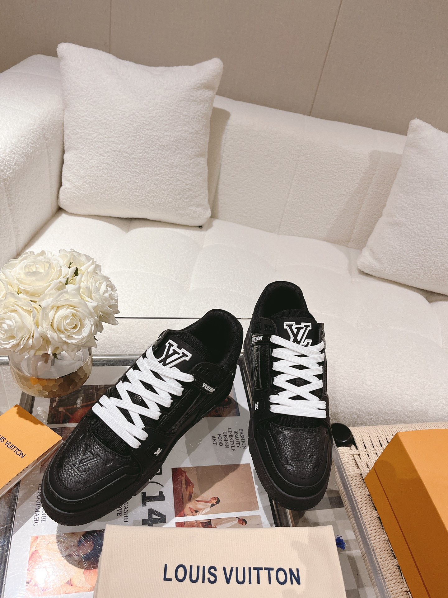 LOUIS VUITTON SNEAKERS