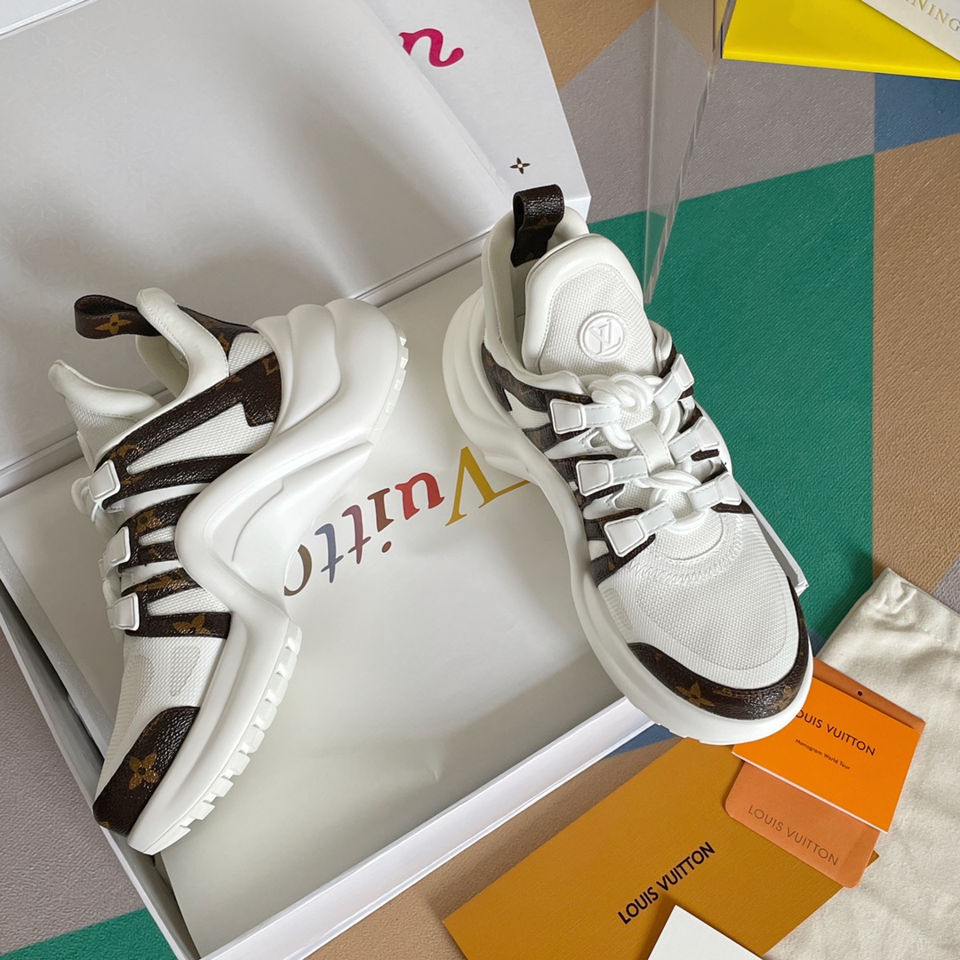 LOUIS VUITTON SNEAKERS