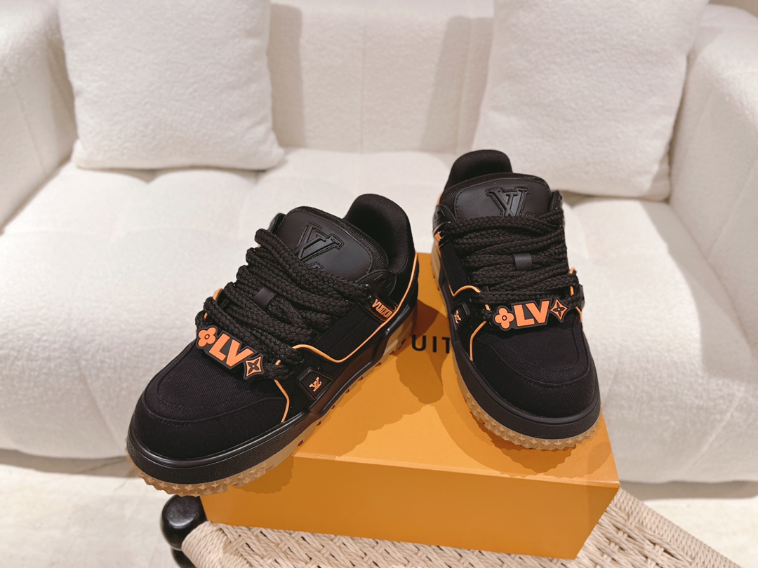 LOUIS VUITTON SNEAKERS