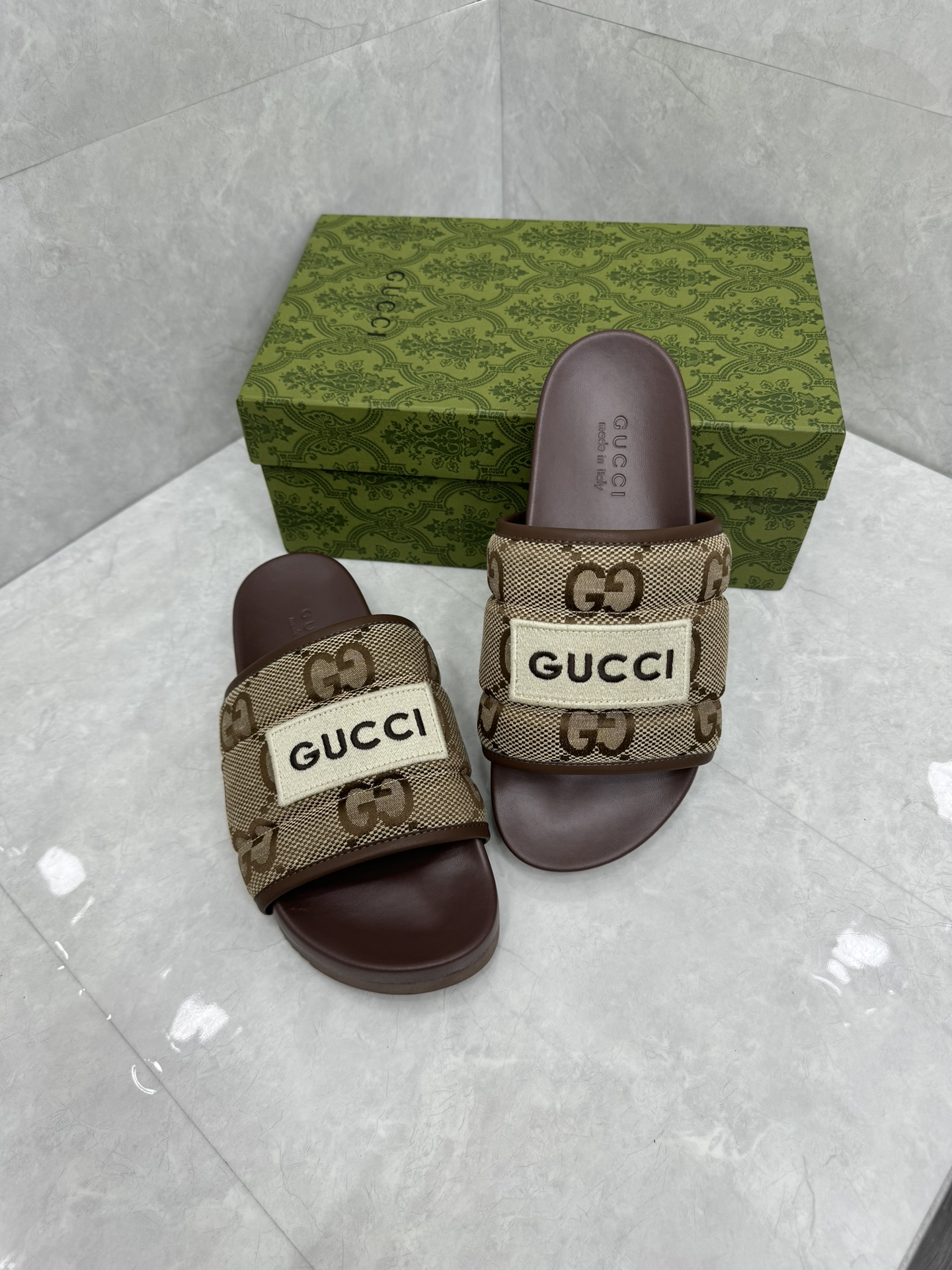 GUCCI SLIDES