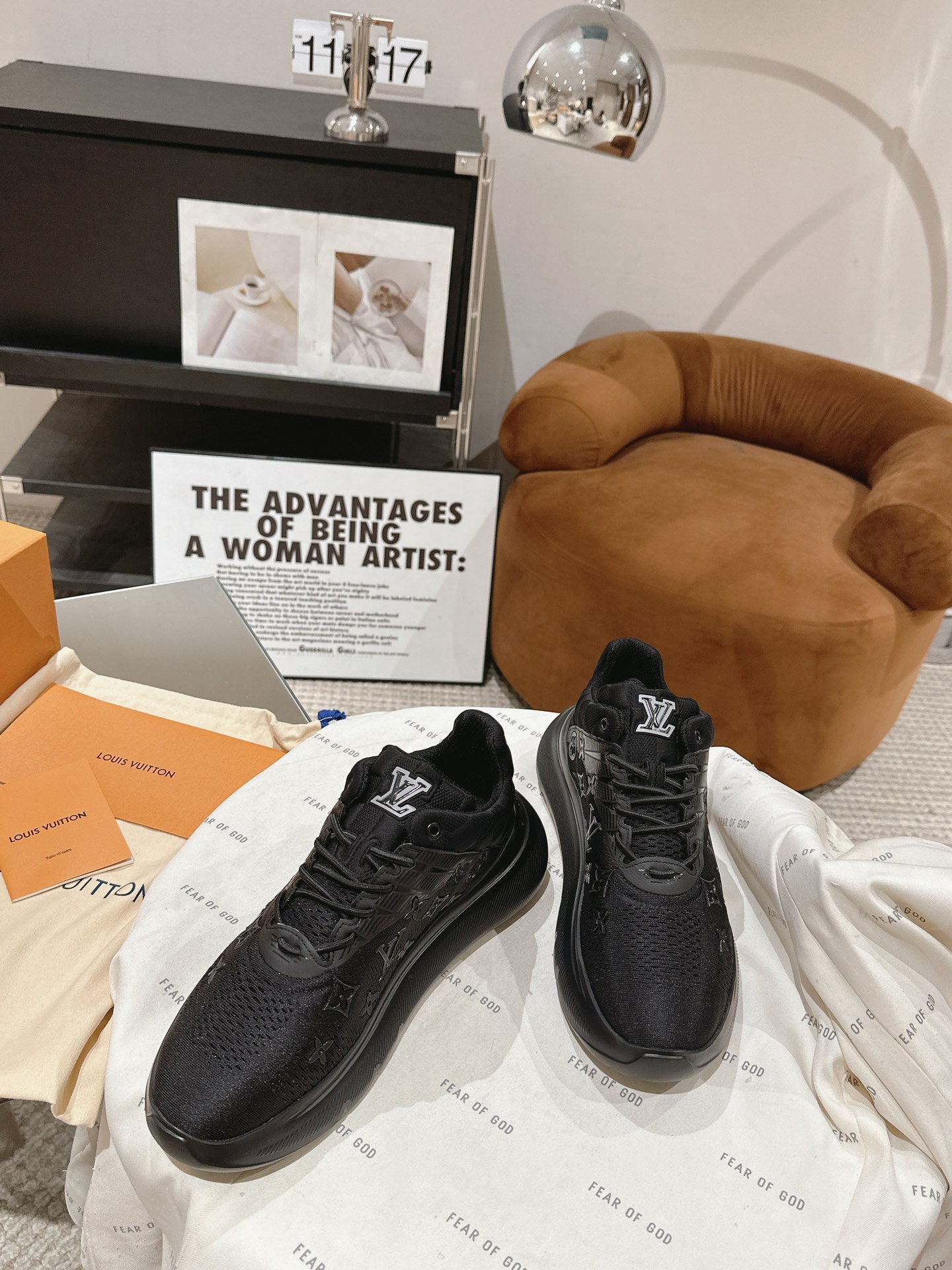 LOUIS VUITTON SNEAKERS