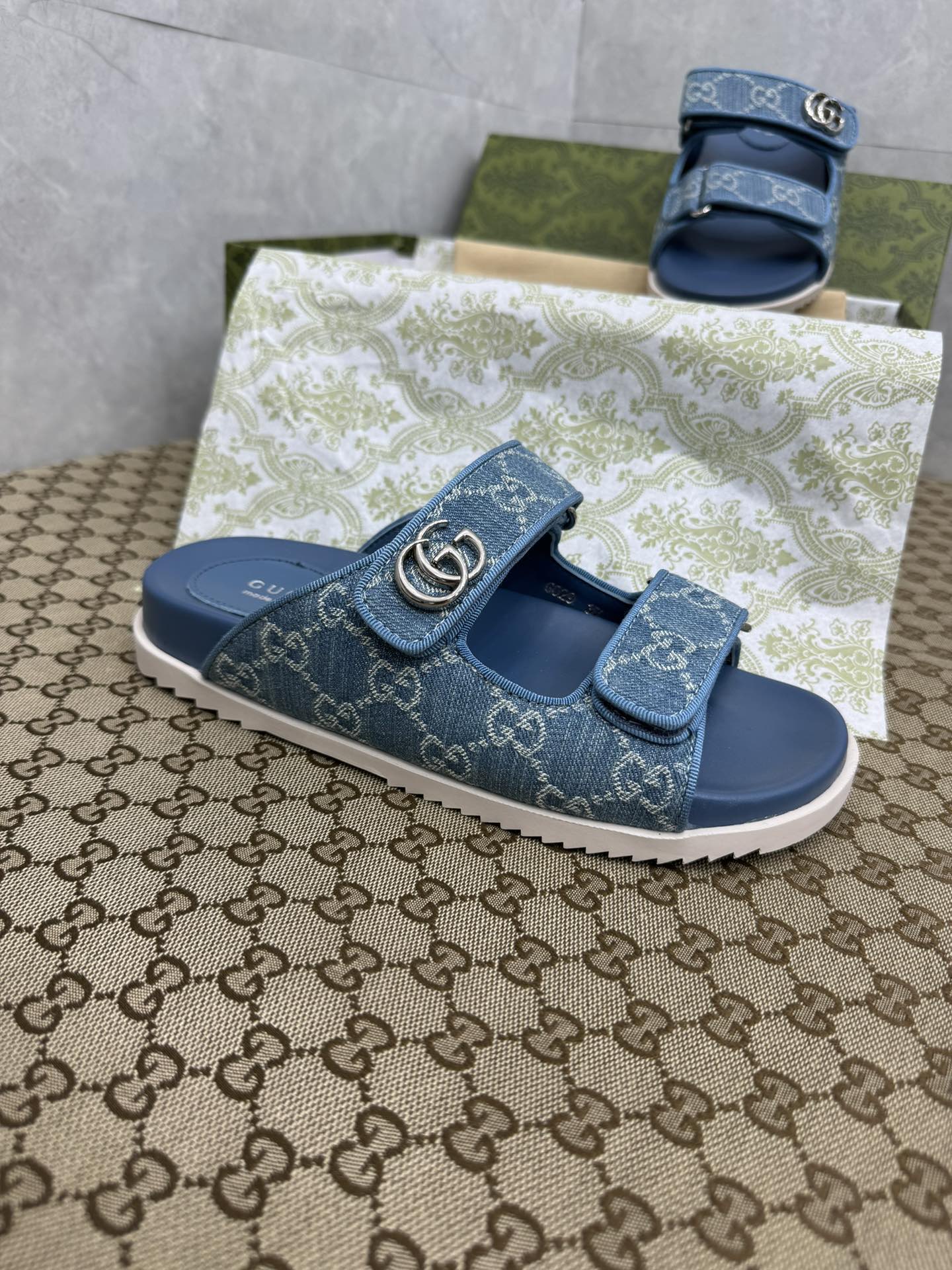 GUCCI Summer New Double G Sandals
