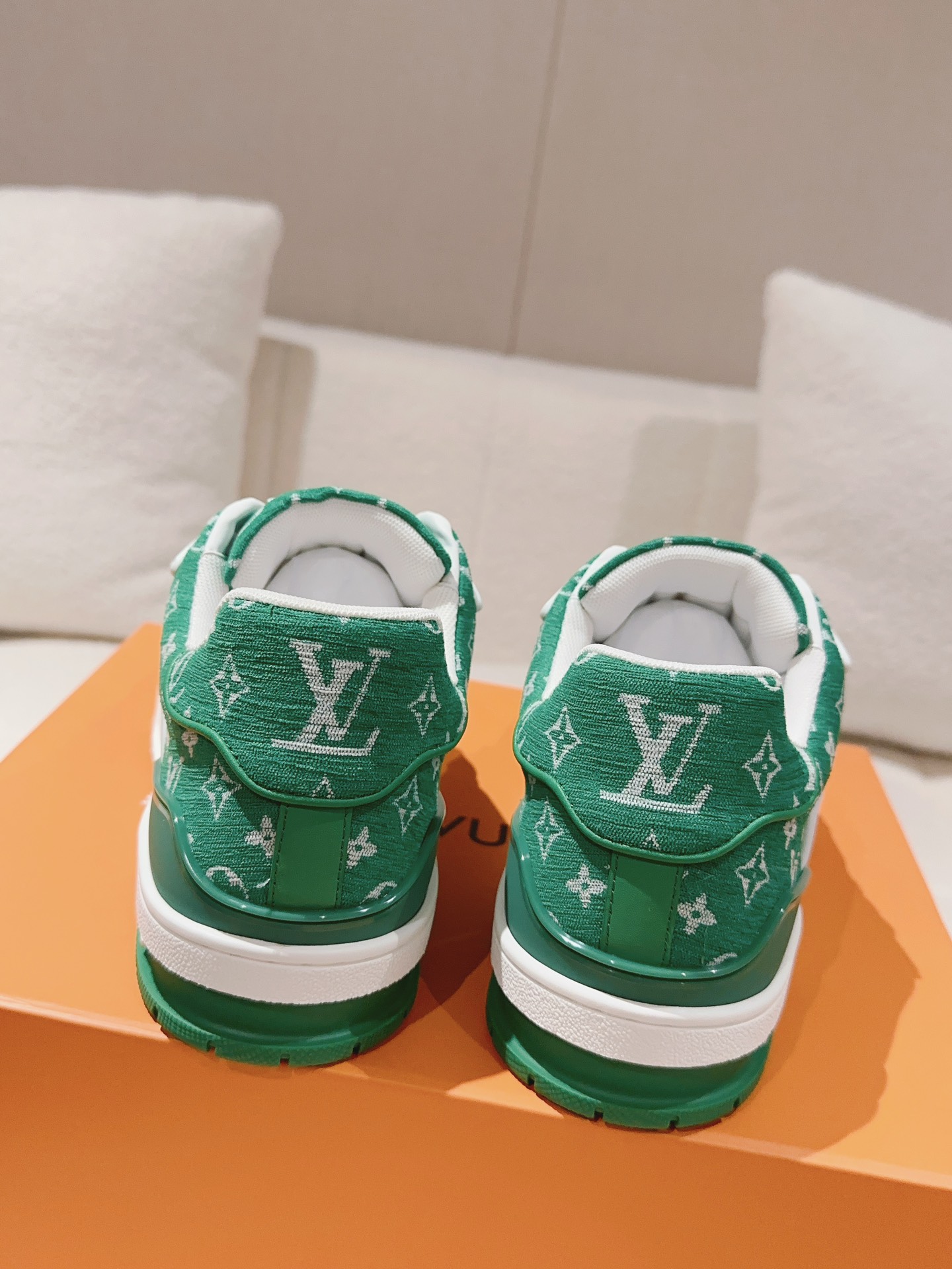 LOUIS VUITTON SNEAKERS
