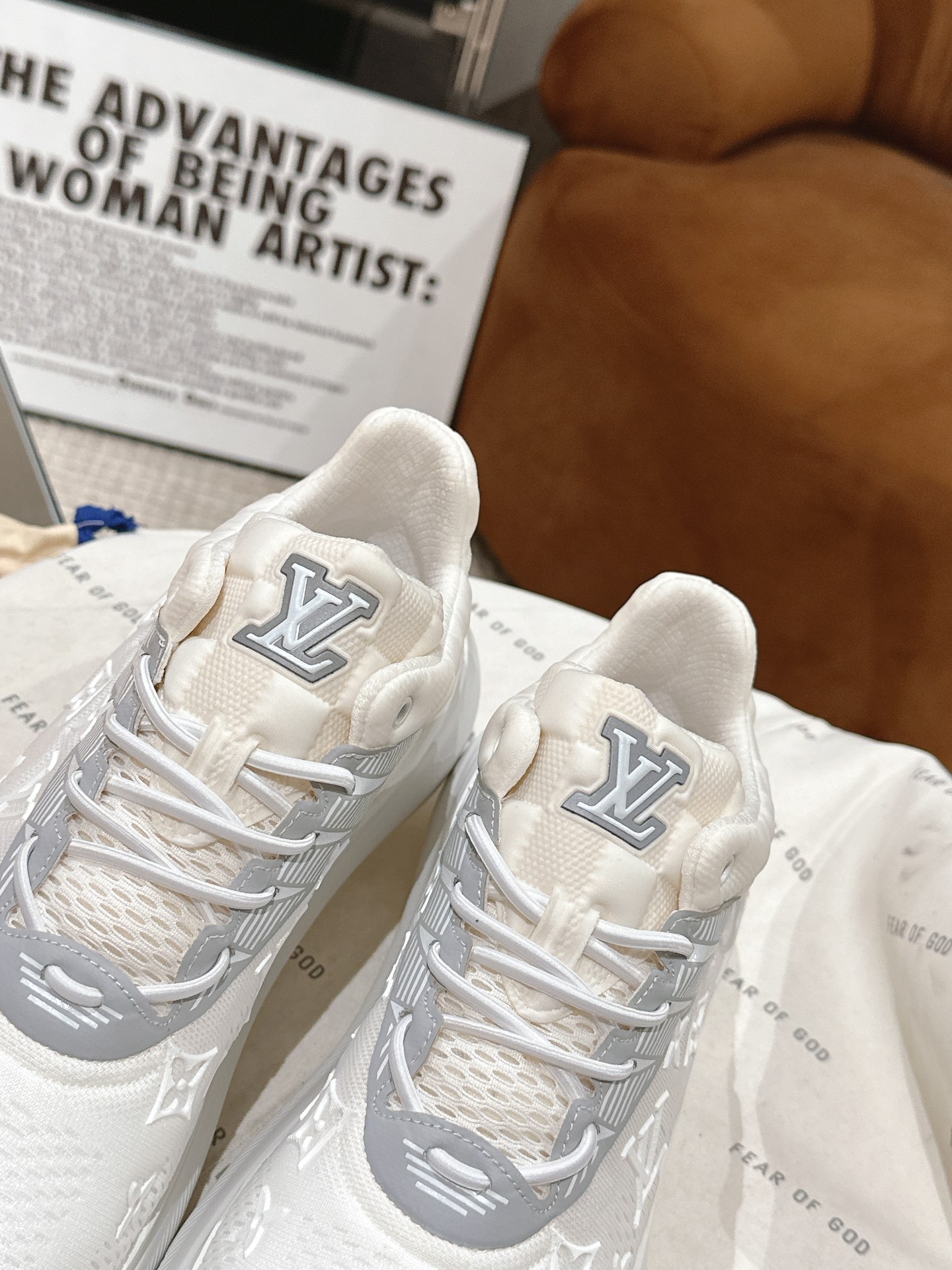 LOUIS VUITTON SNEAKERS