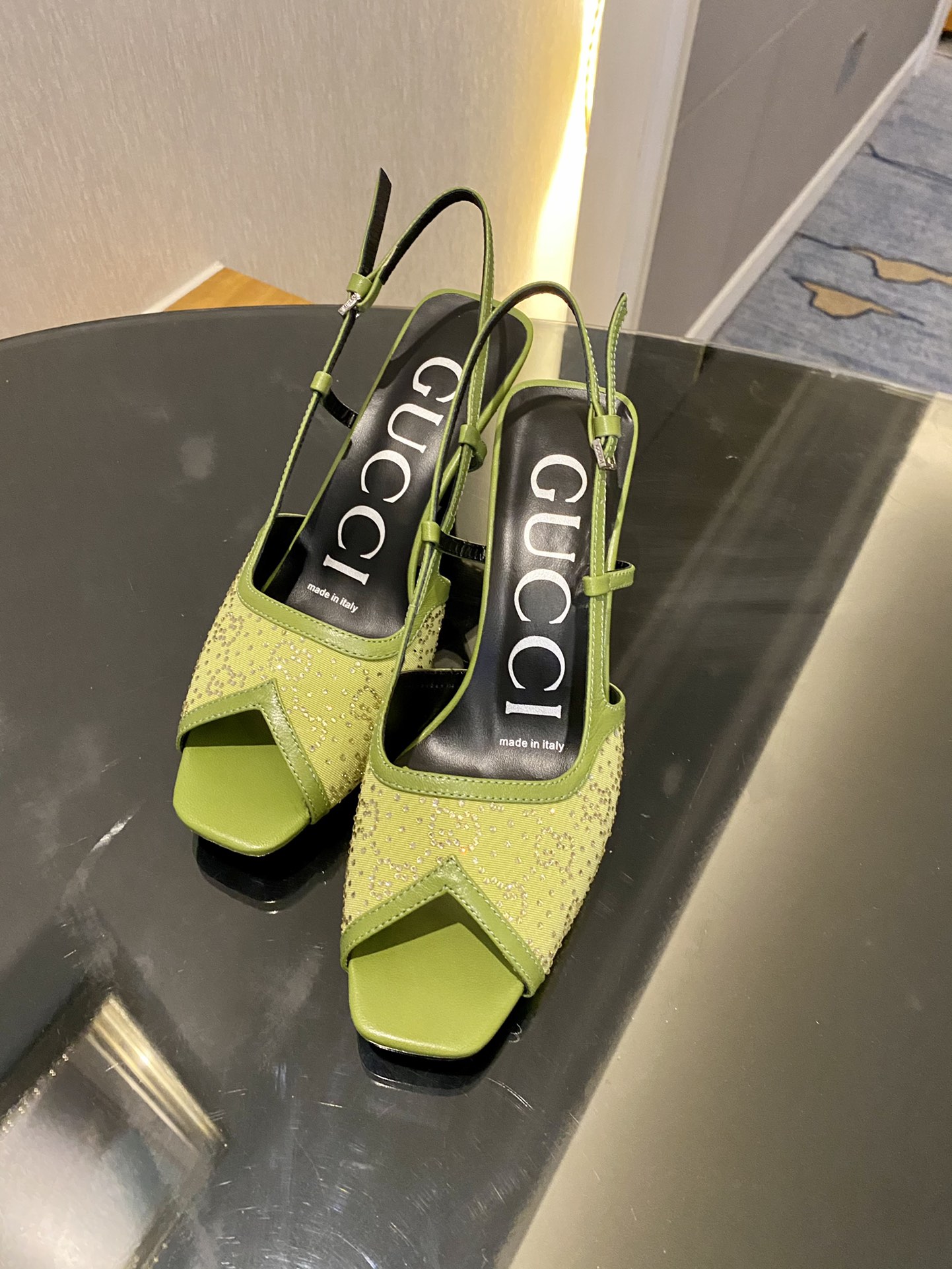 GUCCI SANDALS