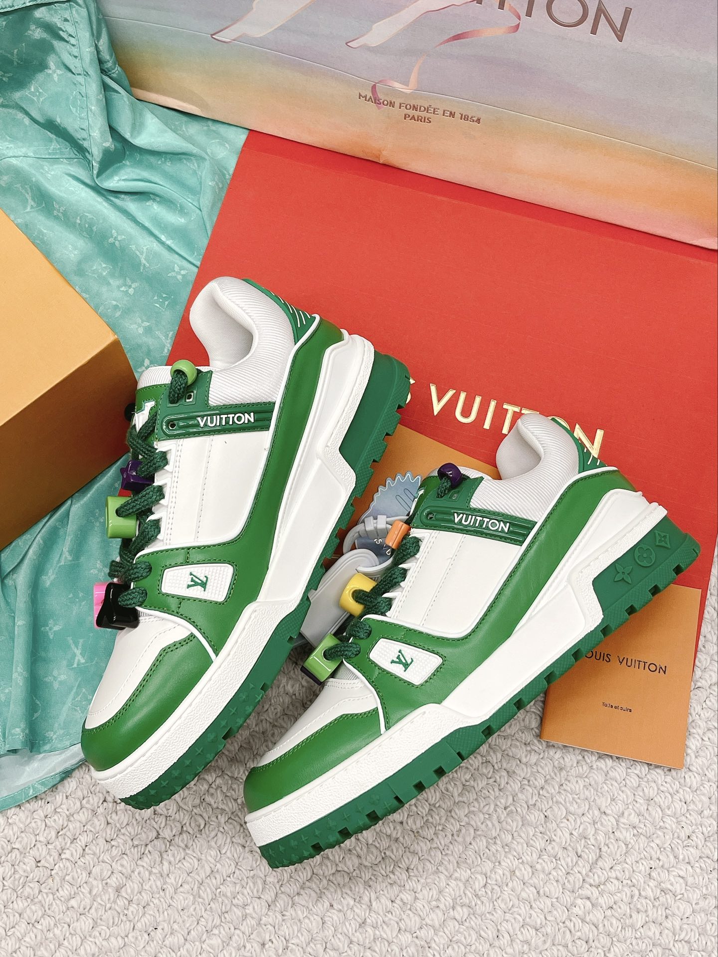 LOUIS VUITTON SNEAKERS