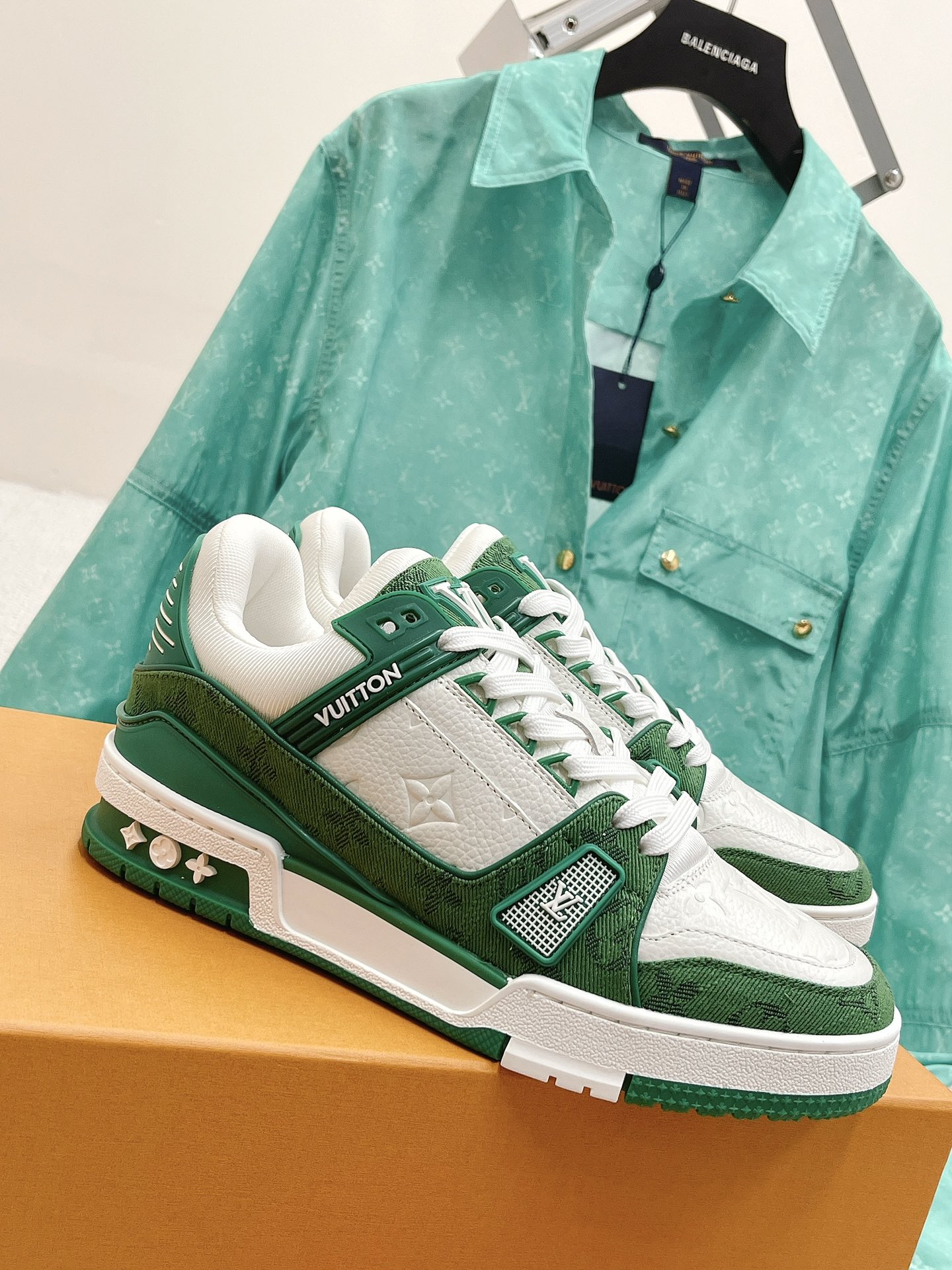 LOUIS VUITTON SNEAKERS