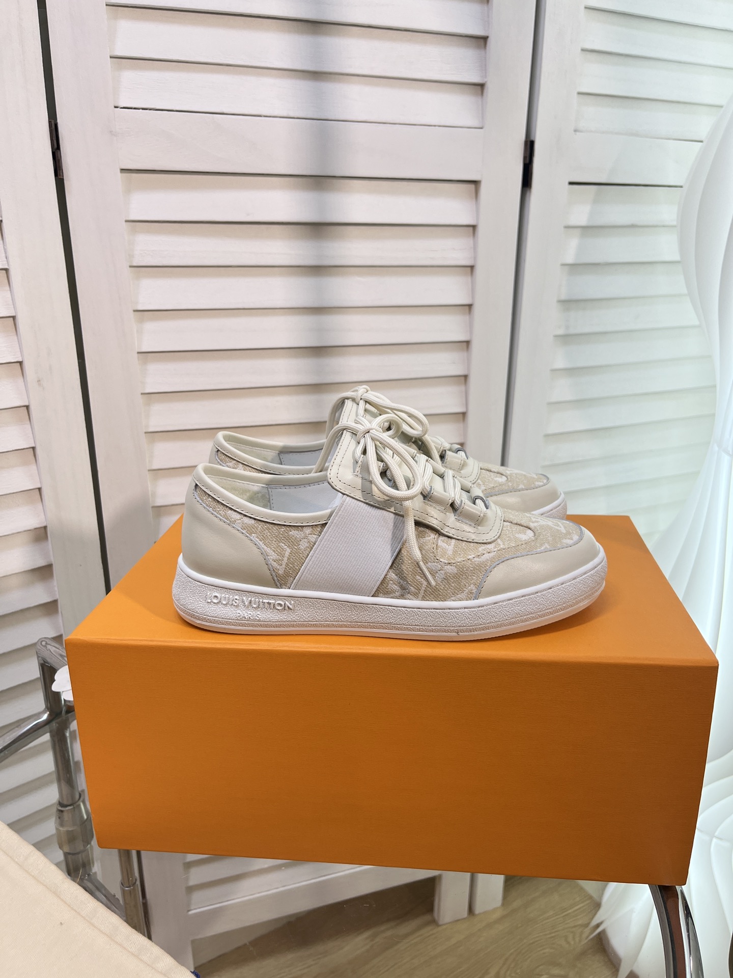 LOUIS VUITTON SNEAKERS
