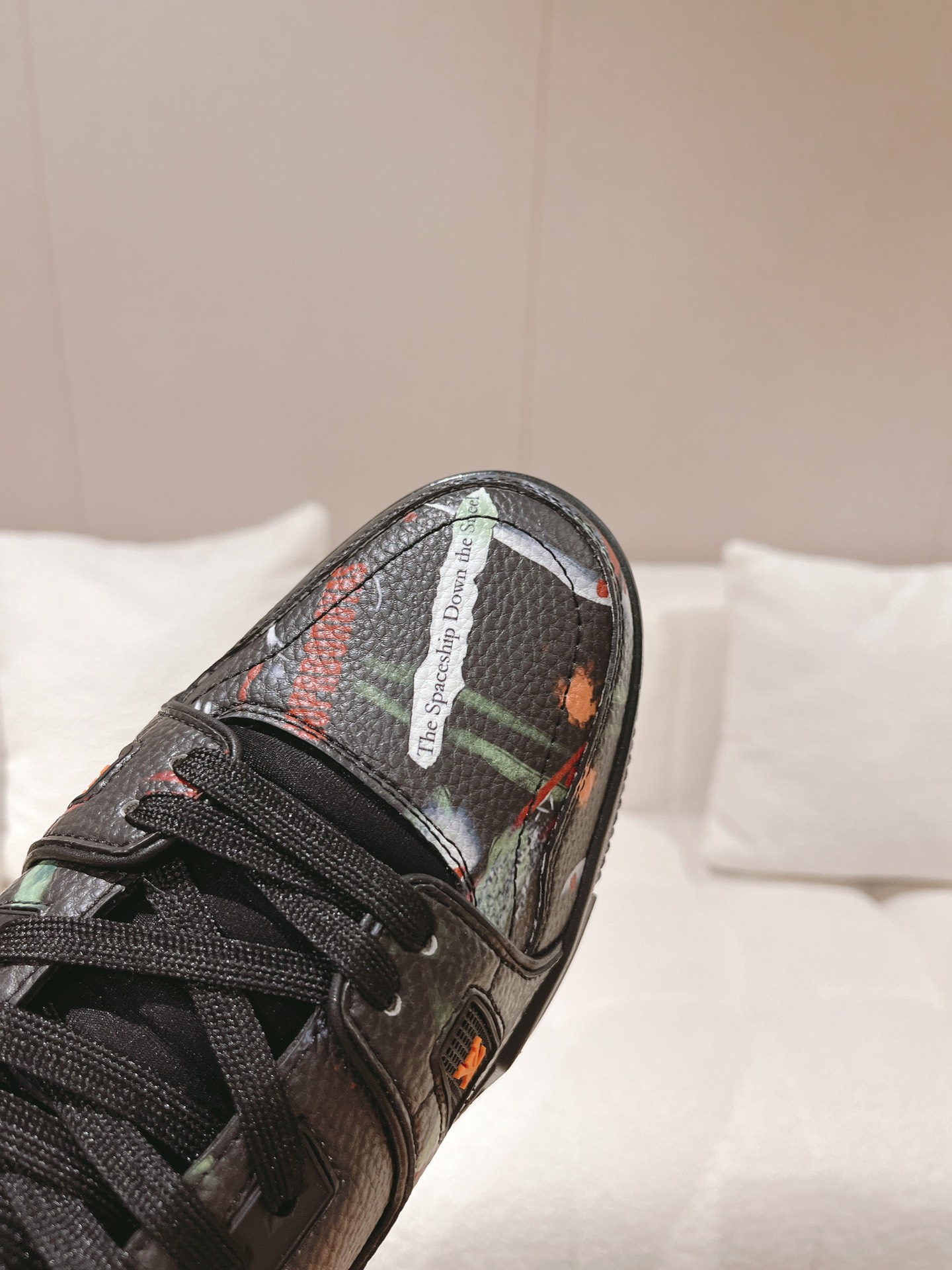 LOUIS VUITTON SNEAKERS