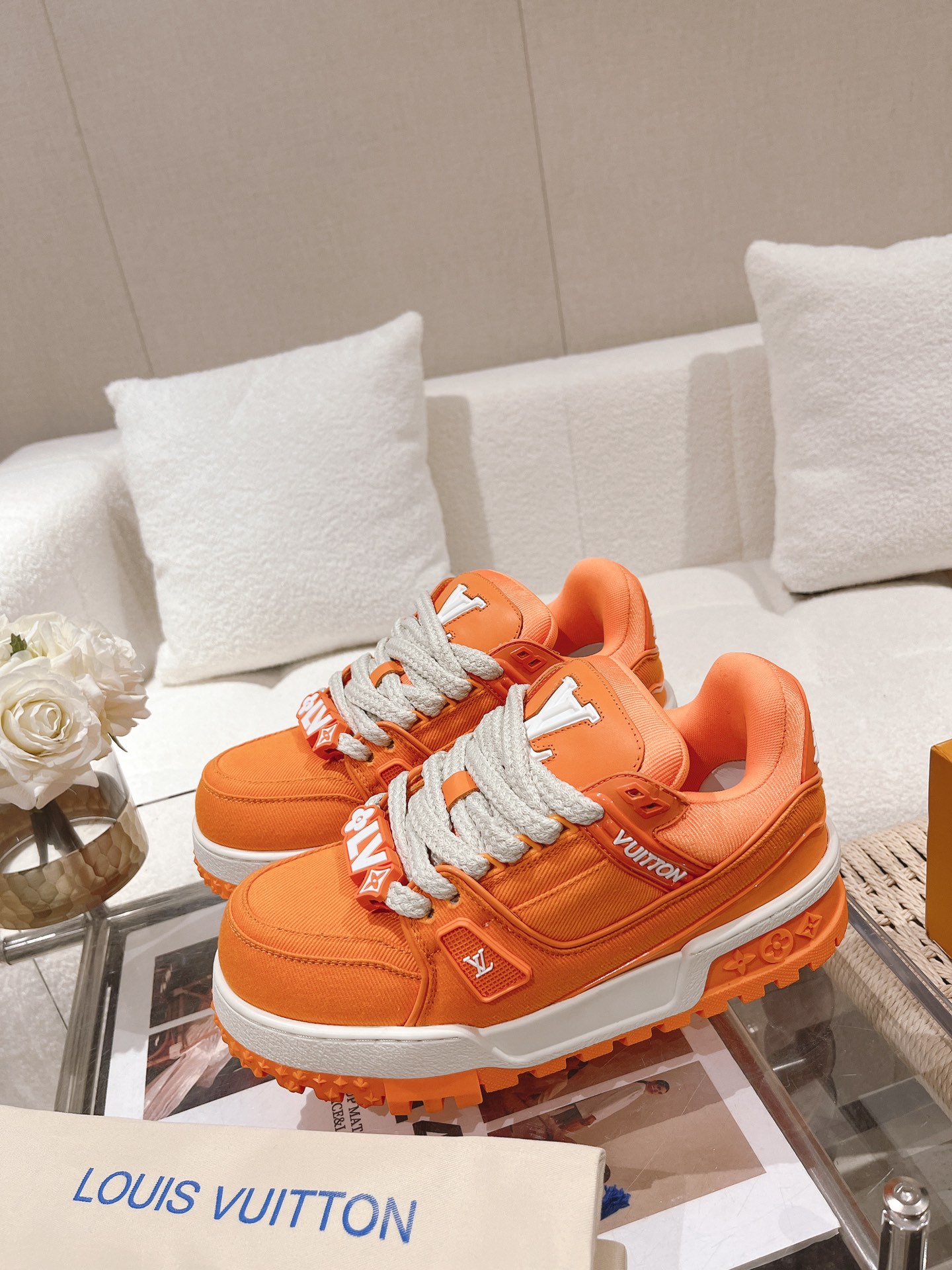 LOUIS VUITTON SNEAKERS