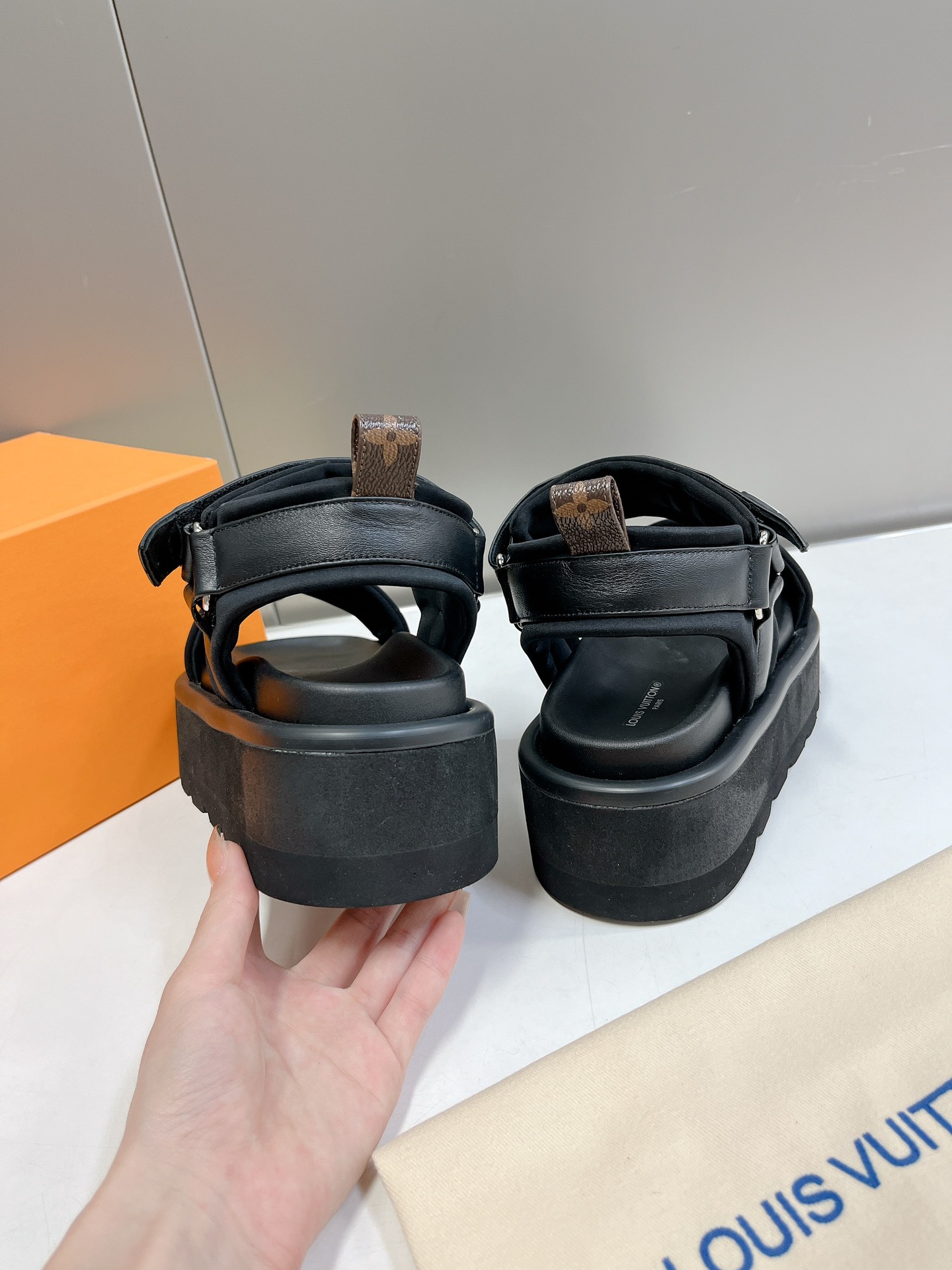 LOUIS VUITTON SANDALS