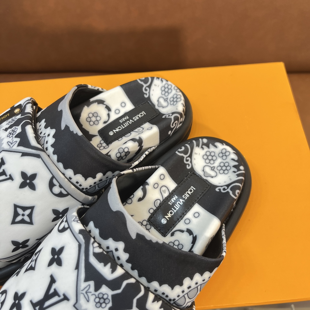 LOUIS VUITTON SLIDES