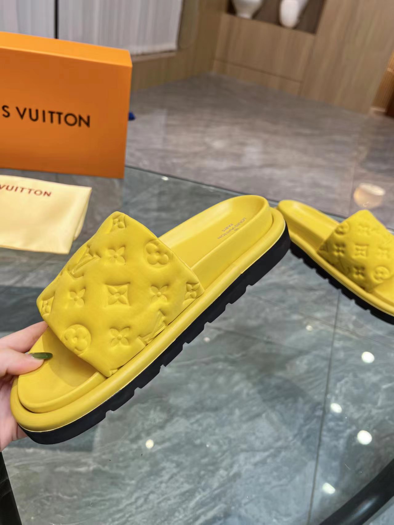 LOUIS VUITTON SLIDES