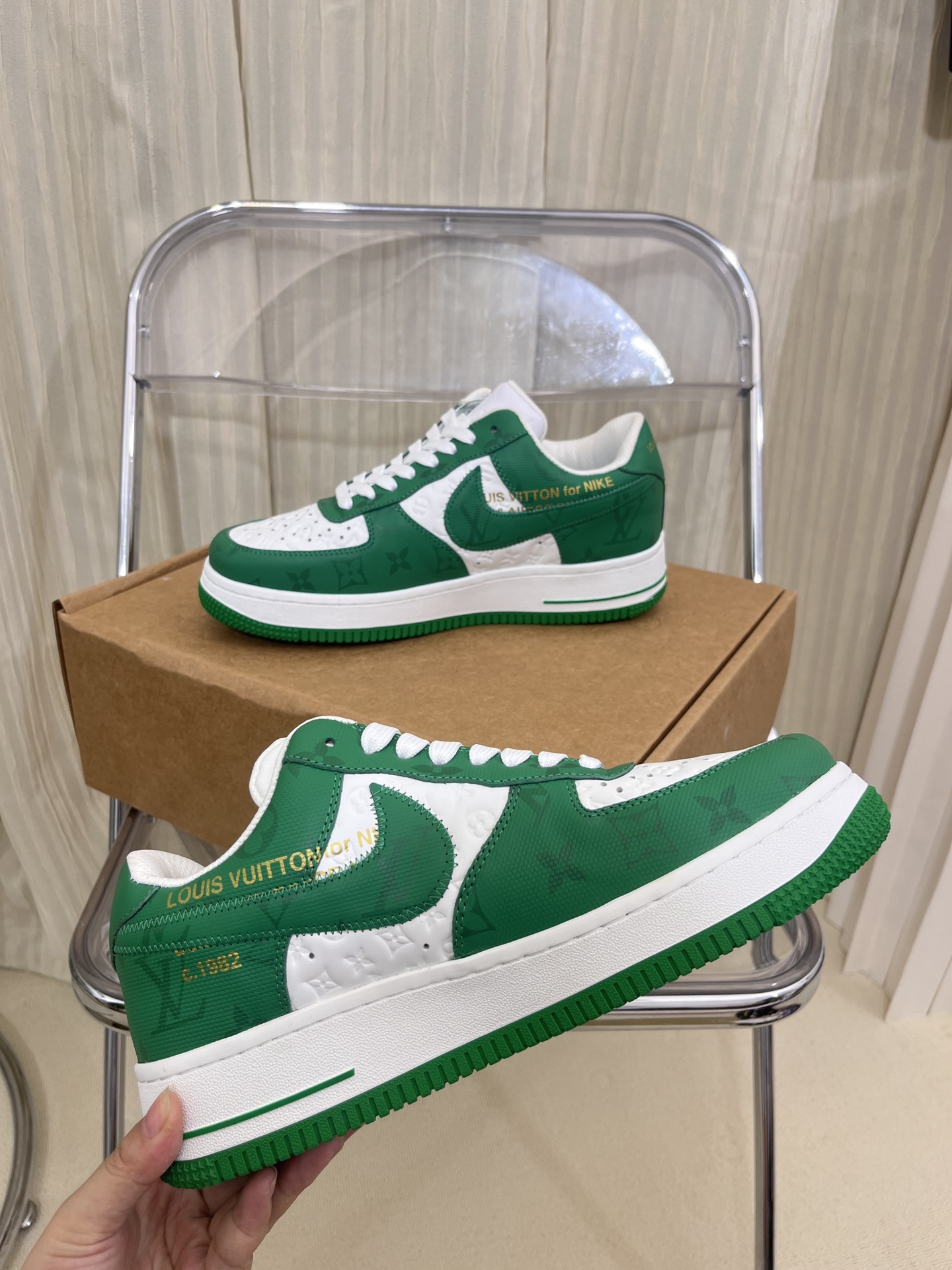 LOUIS VUITTON SNEAKERS