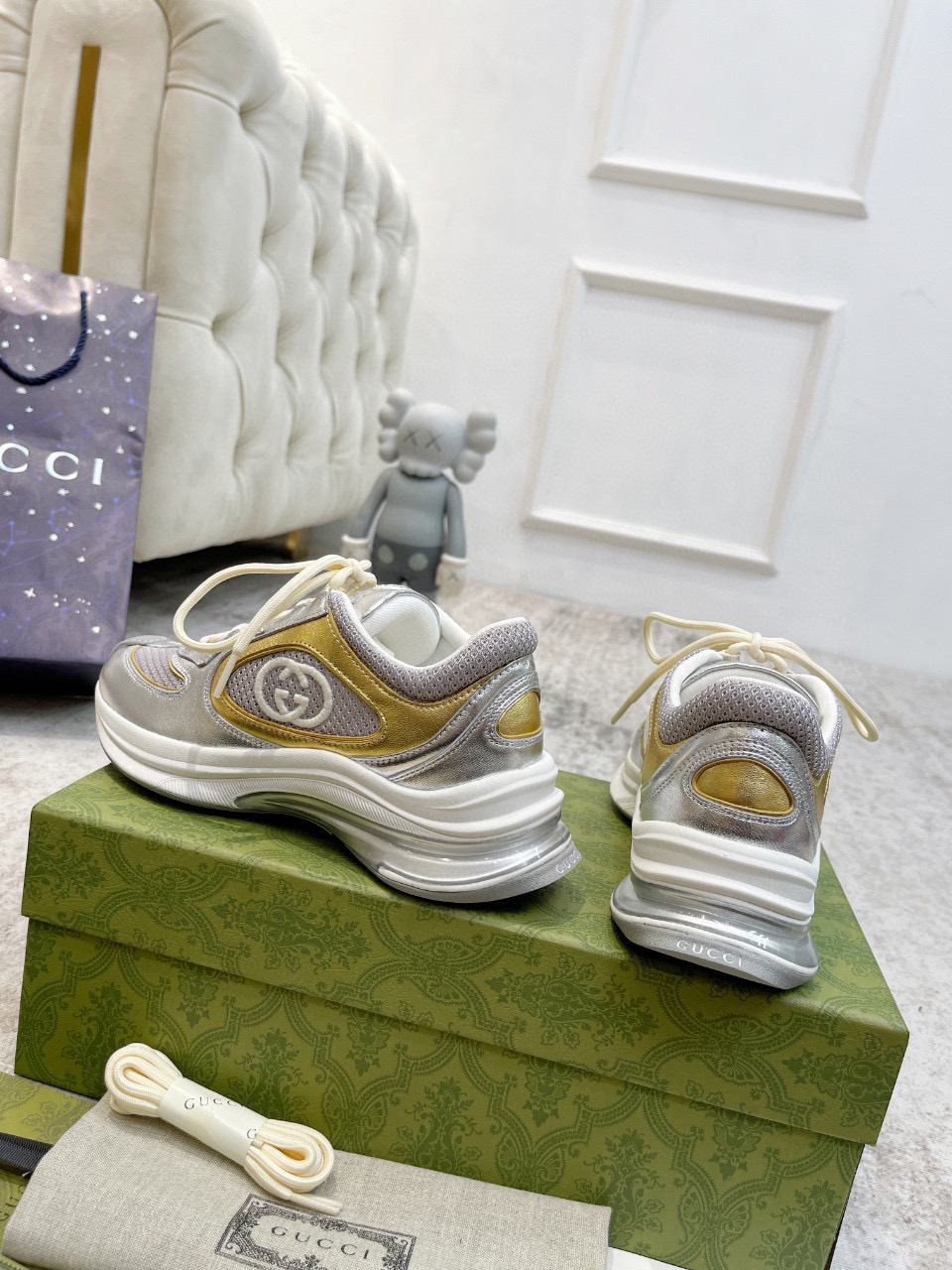 WOMEN'S GUCCI RUN SNEAKER