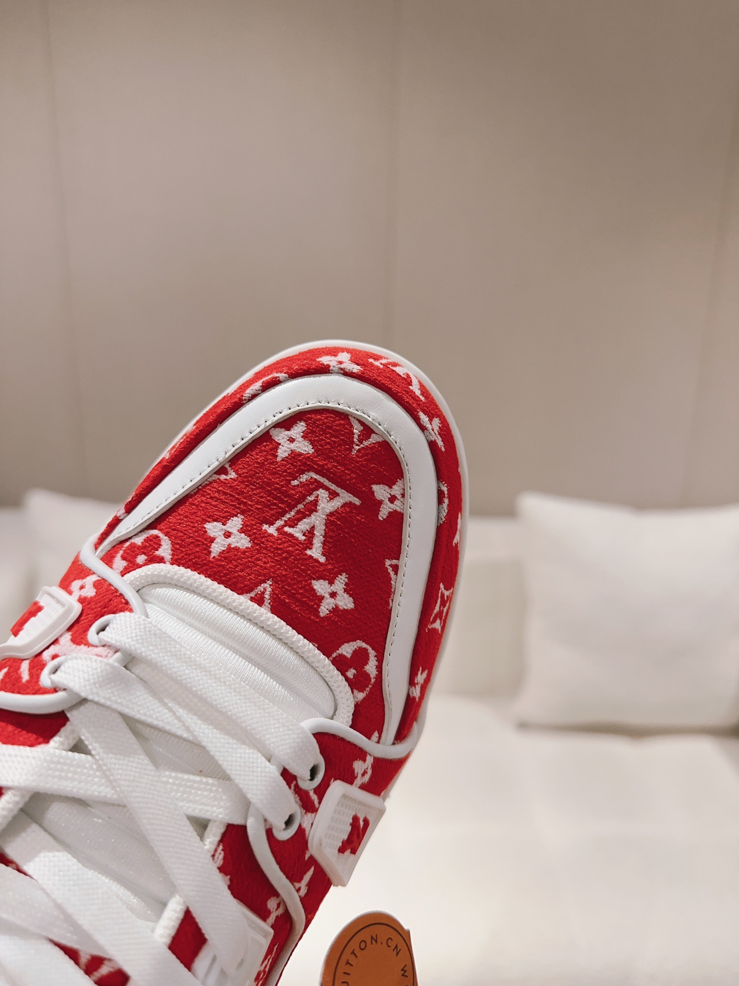 LOUIS VUITTON SNEAKERS