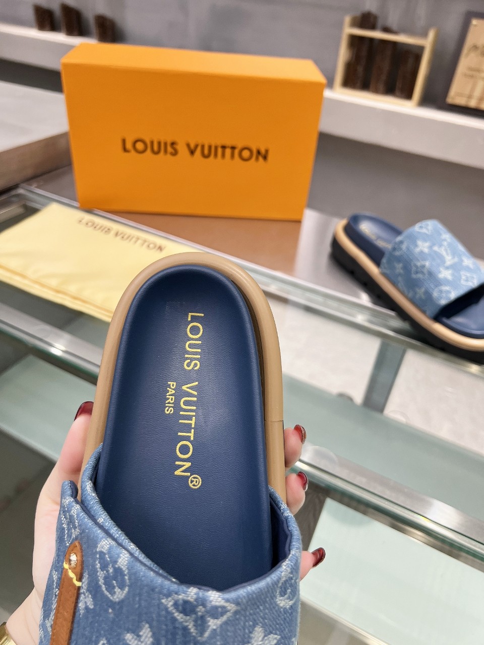 LOUIS VUITTON SLIDES