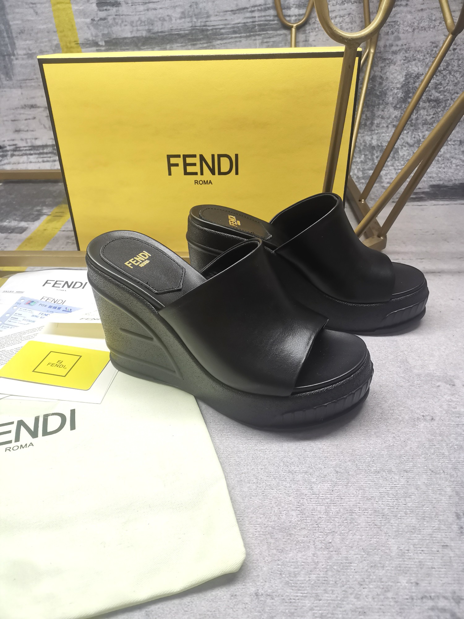 FENDI SLIDES