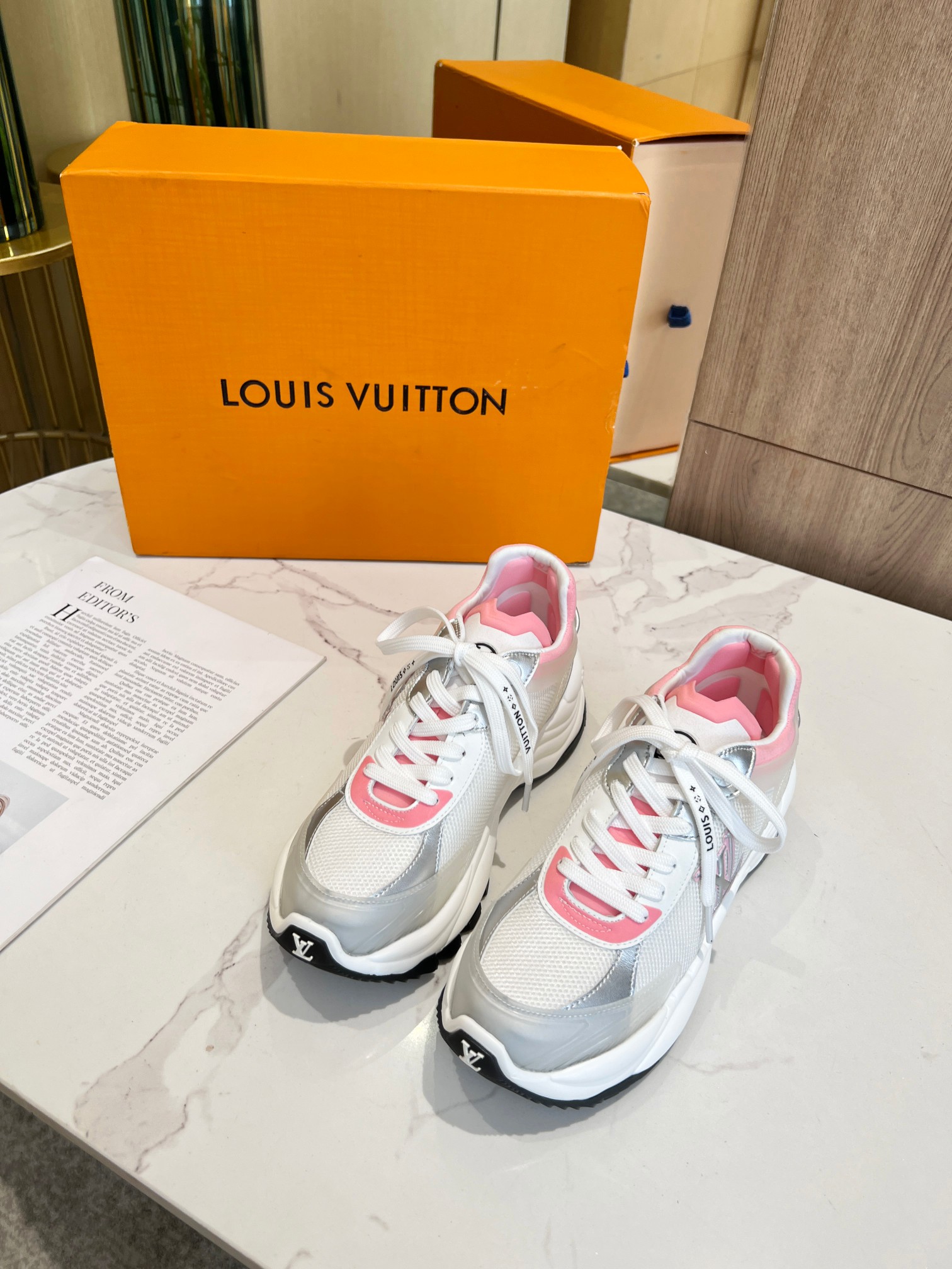 LOUIS VUITTON SNEAKERS
