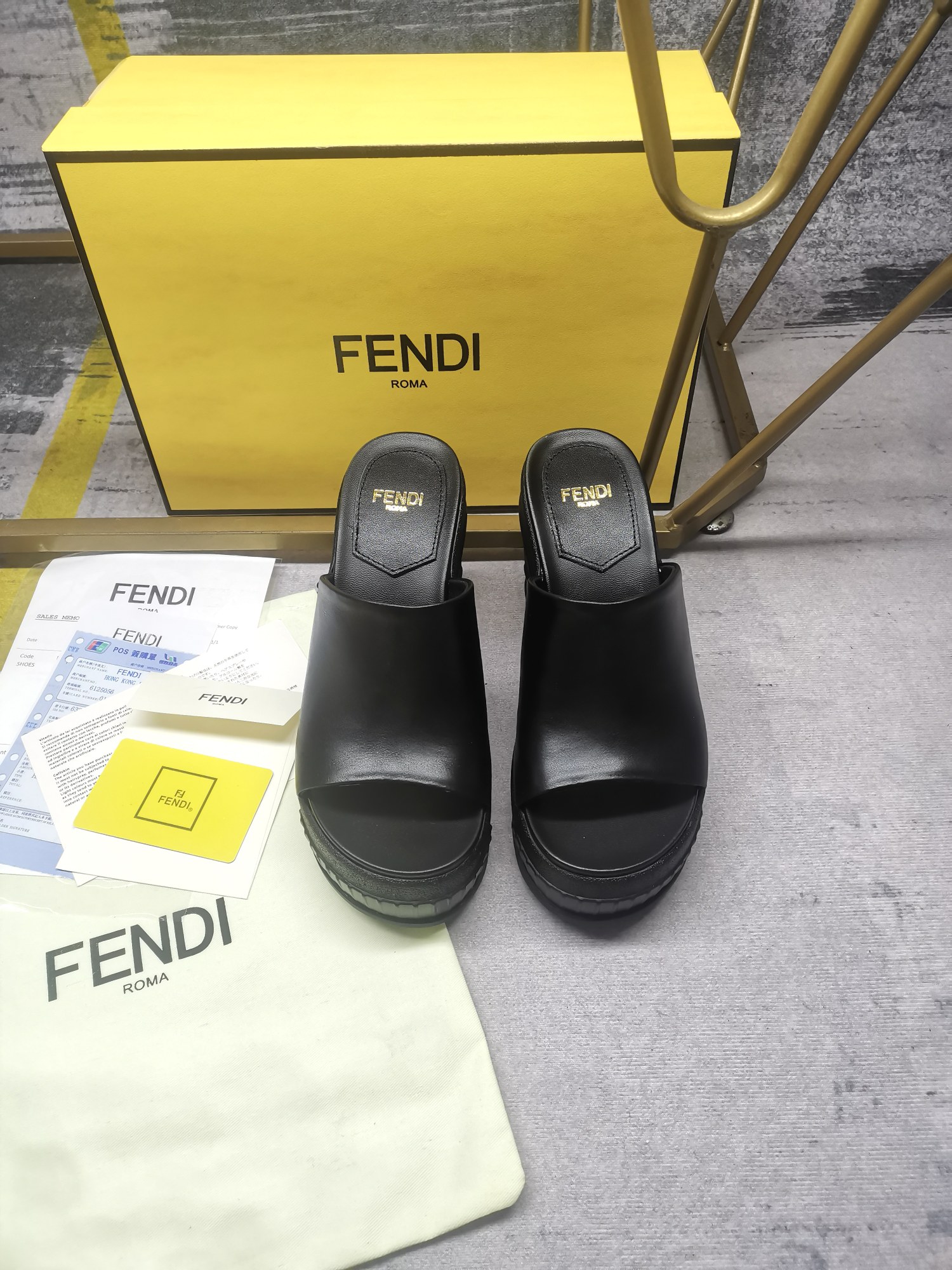 FENDI SLIDES