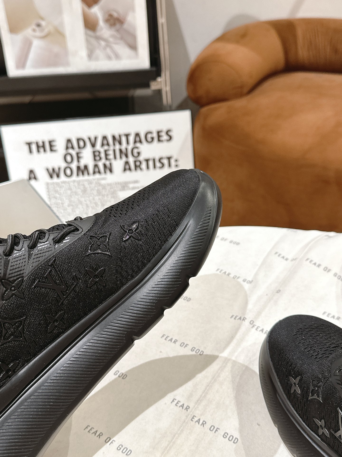 LOUIS VUITTON SNEAKERS