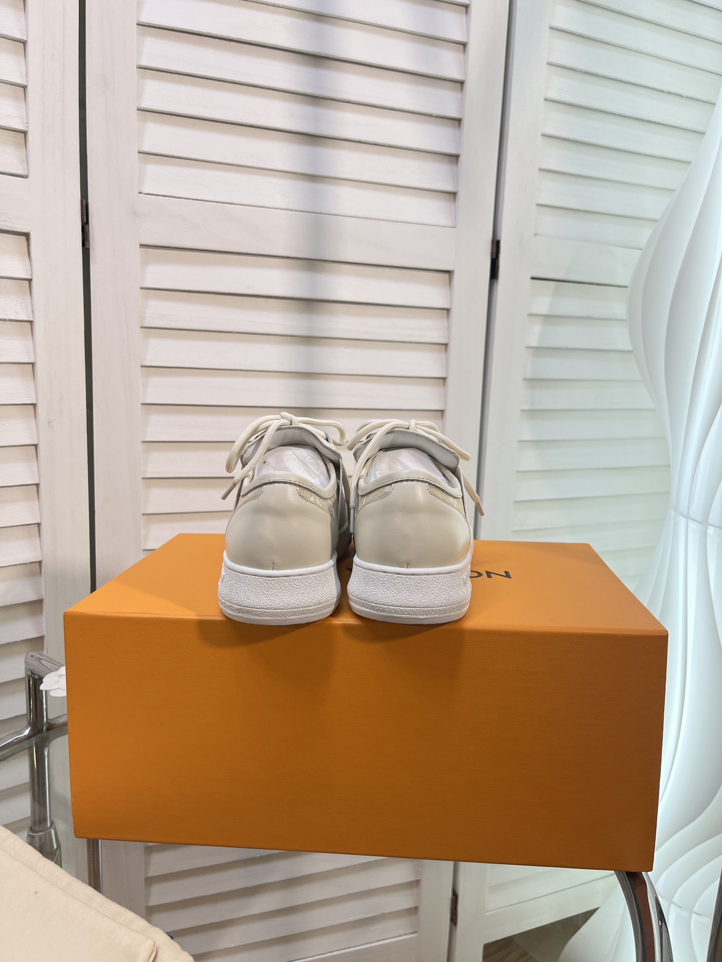 LOUIS VUITTON SNEAKERS