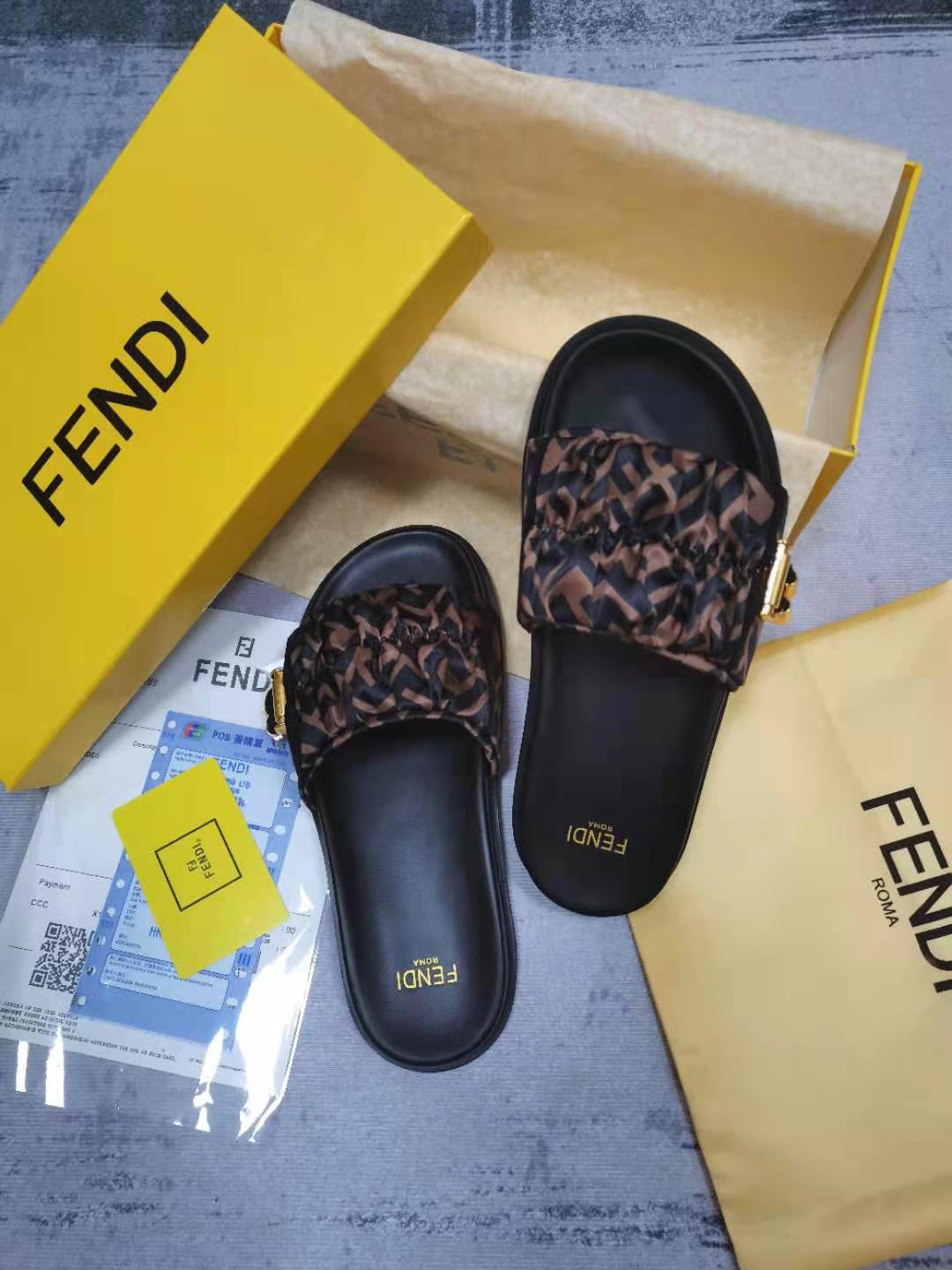 FENDI SLIDES