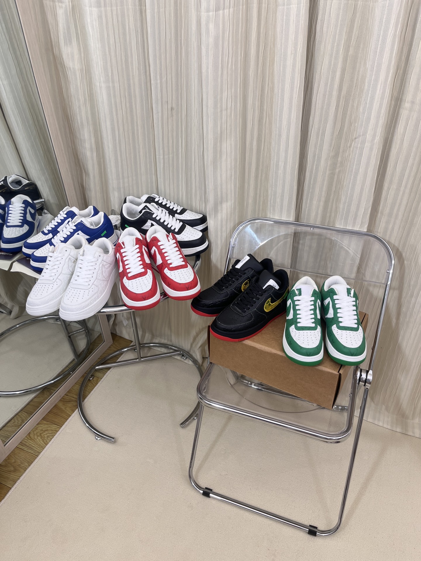 LOUIS VUITTON SNEAKERS