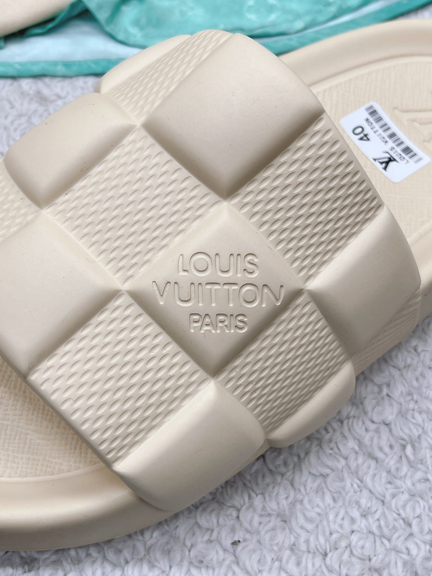 LOUIS VUITTON SLIDES
