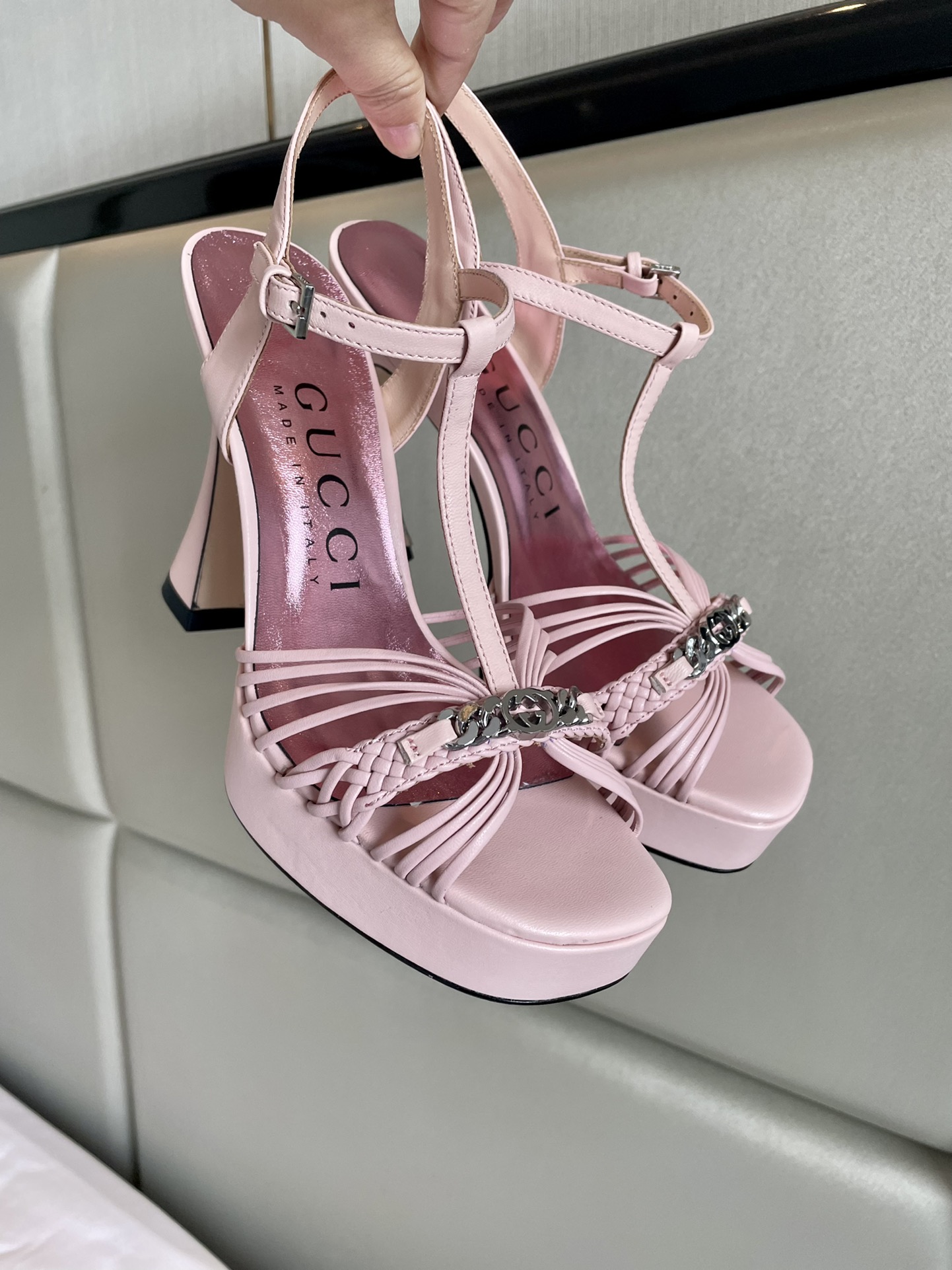GUCCI SANDALS