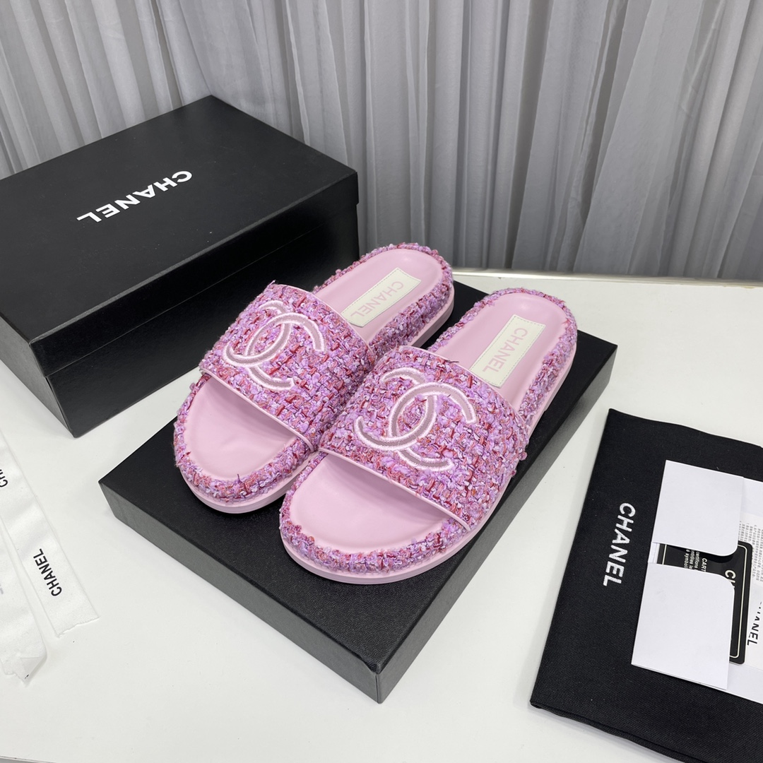 CHANEL SLIDES