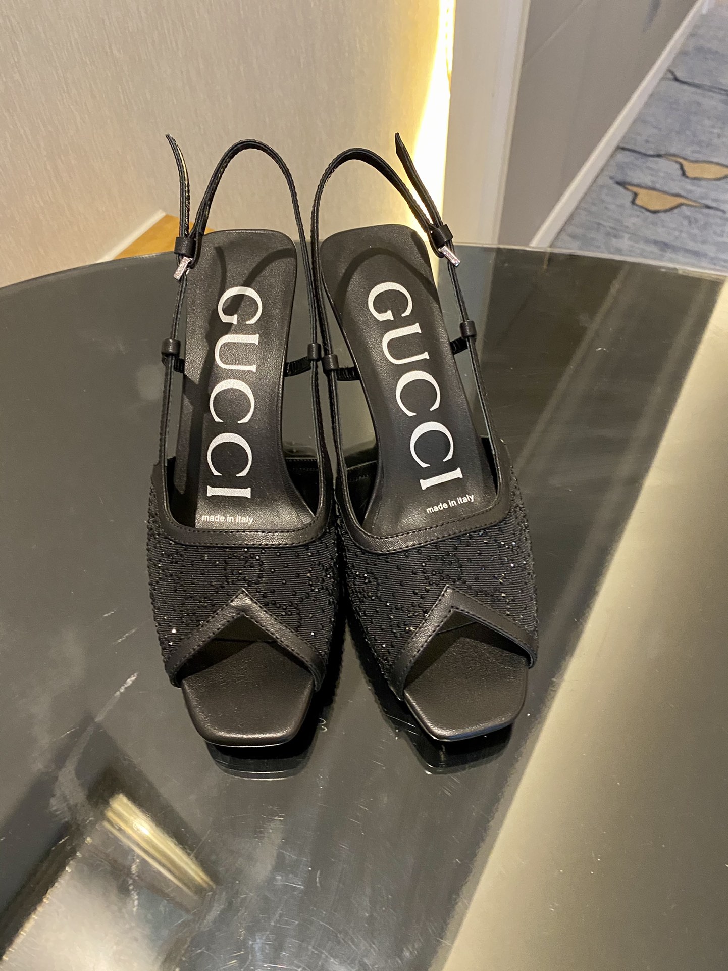 GUCCI SANDALS