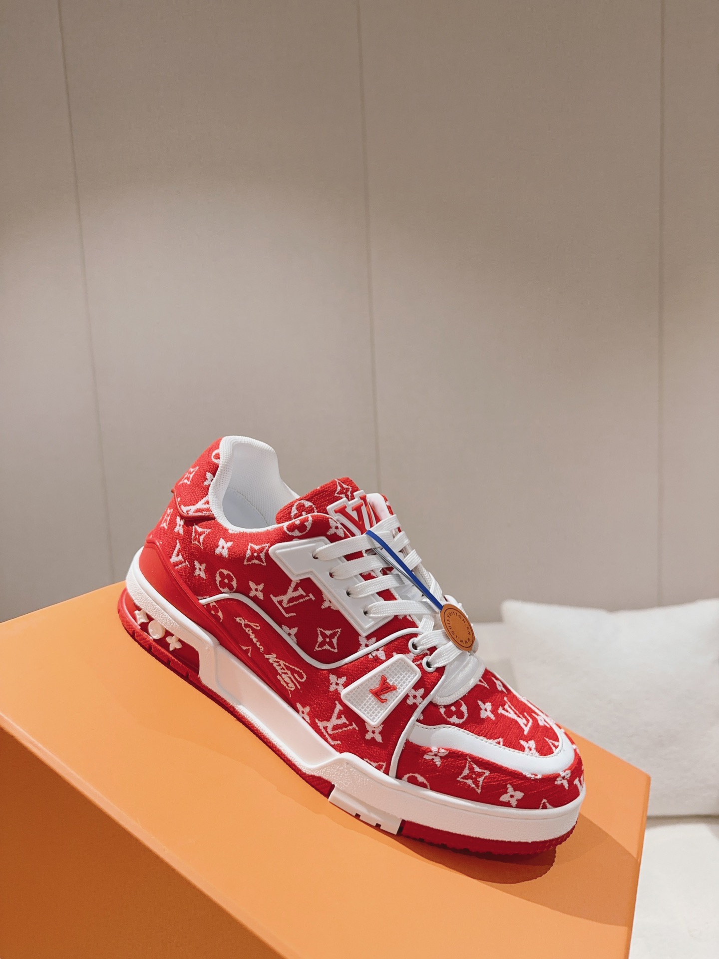 LOUIS VUITTON SNEAKERS