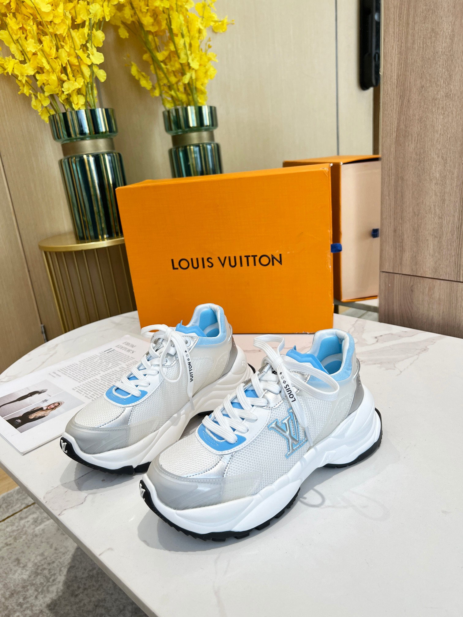 LOUIS VUITTON SNEAKERS