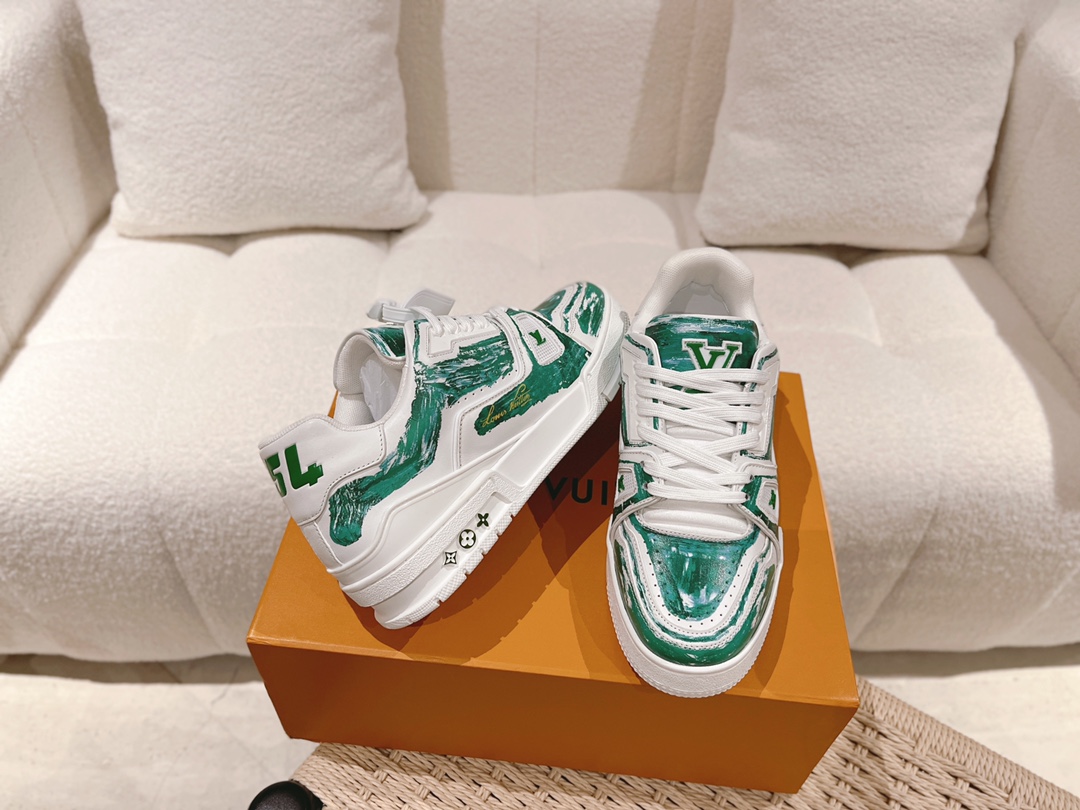 LOUIS VUITTON SNEAKERS