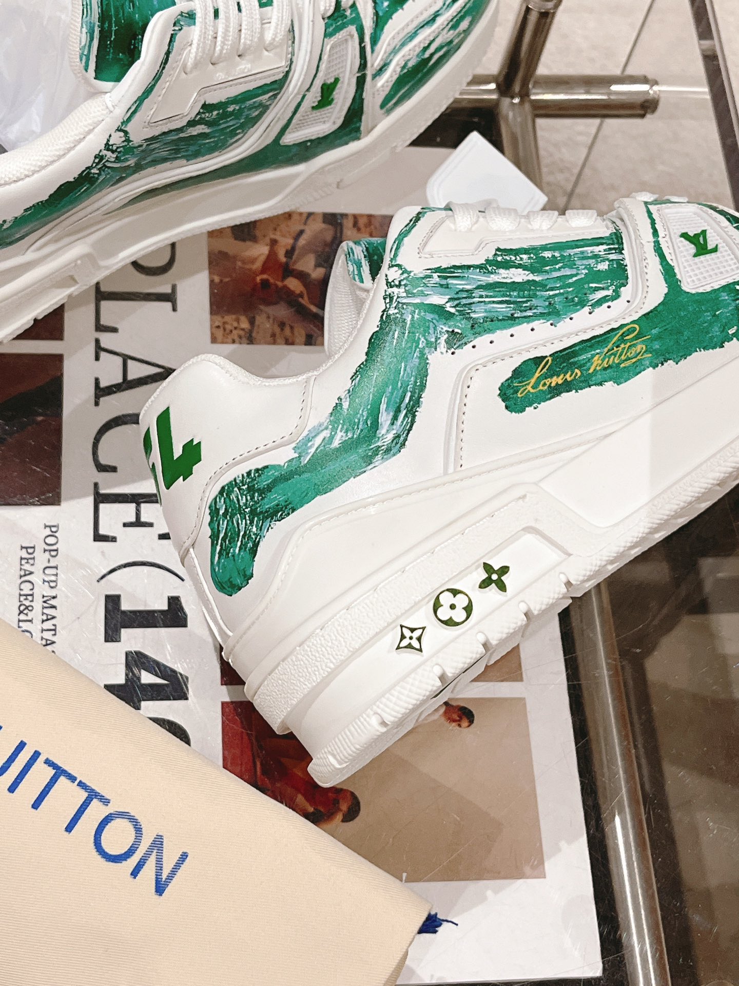 LOUIS VUITTON SNEAKERS