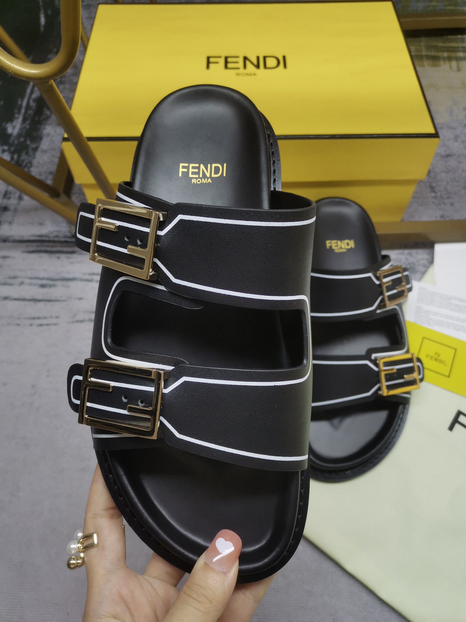 FENDI SLIDES
