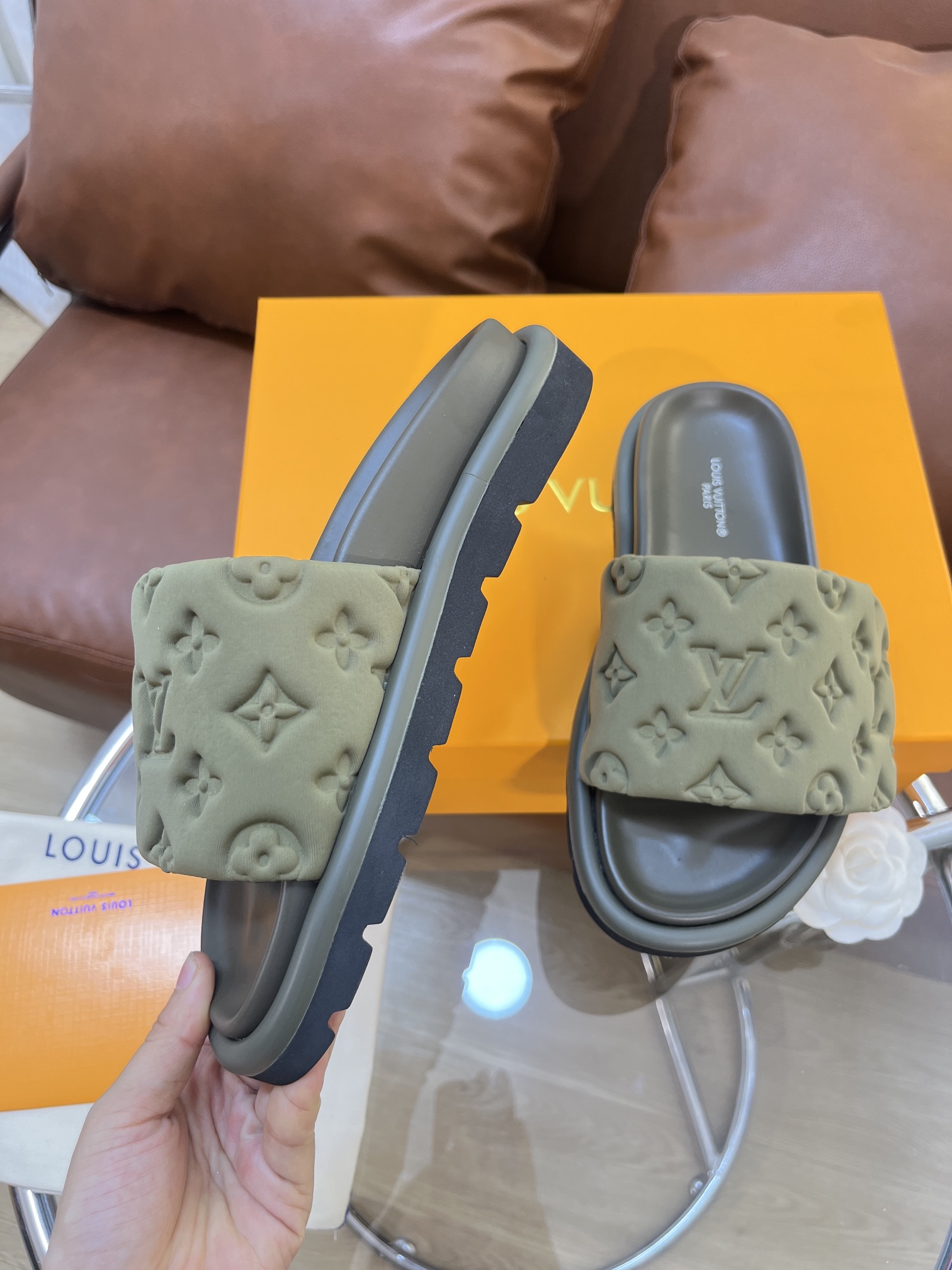 LOUIS VUITTON SLIDES
