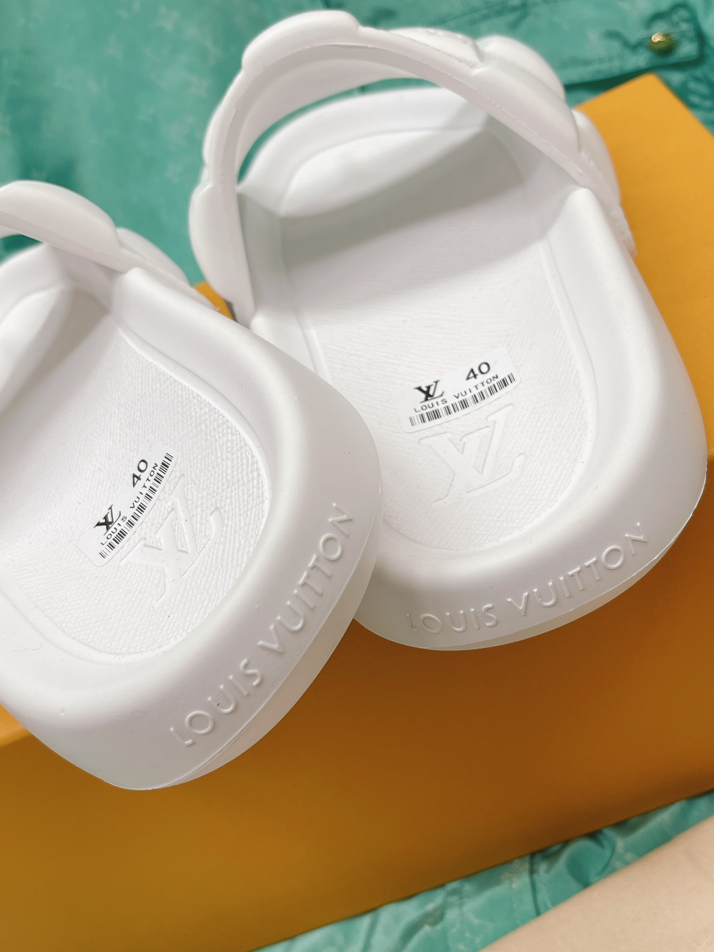 LOUIS VUITTON SLIDES