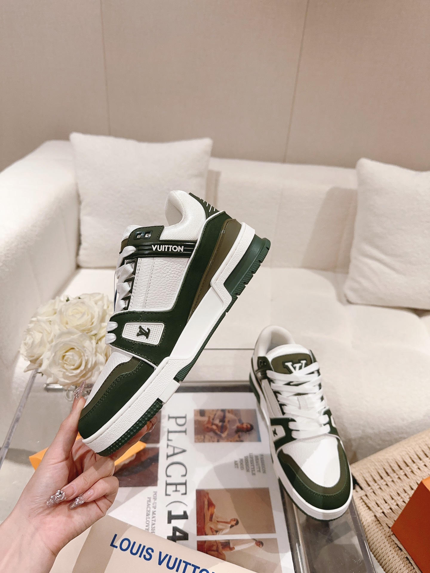 LOUIS VUITTON SNEAKERS