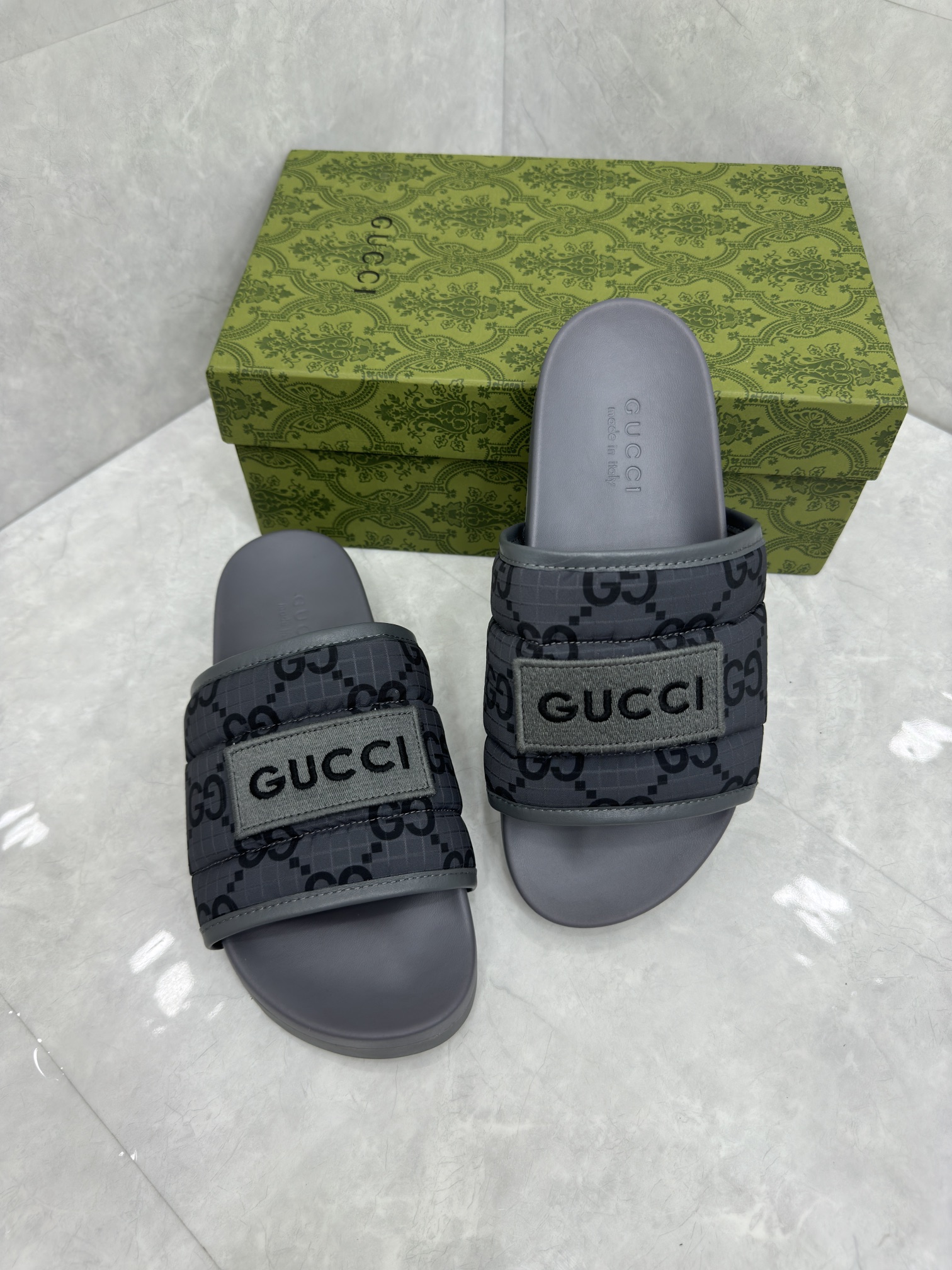 GUCCI SLIDES