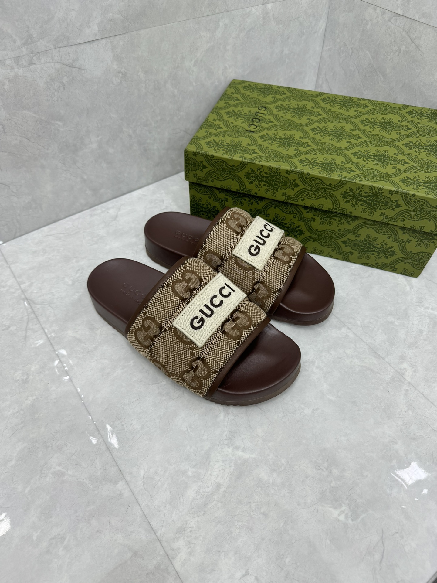GUCCI SLIDES